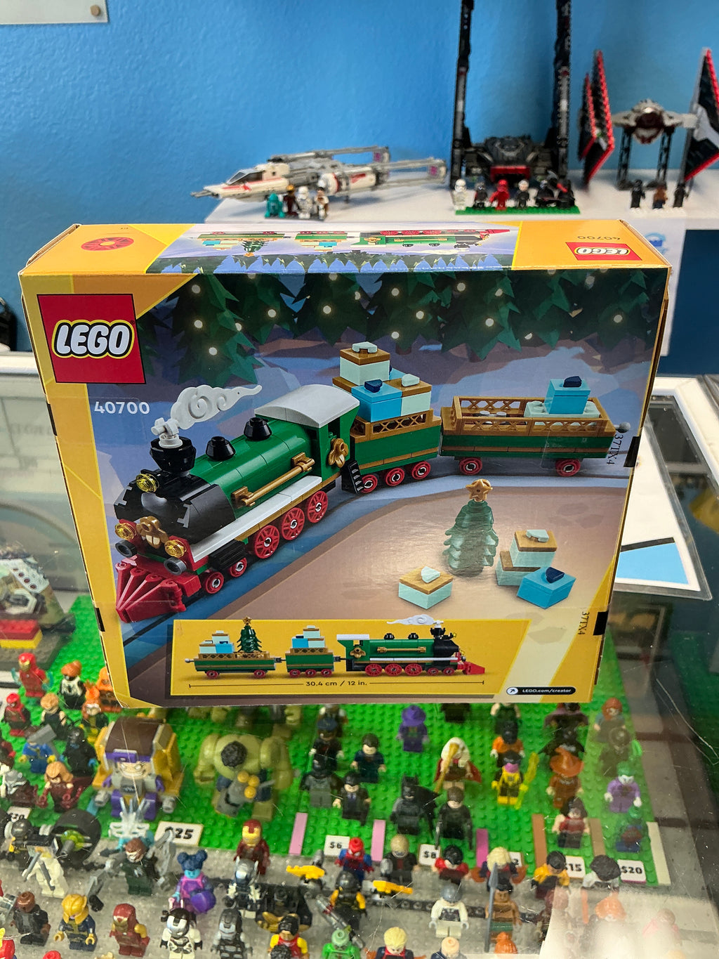 40700 Winter Holiday Train GWP -Sealed