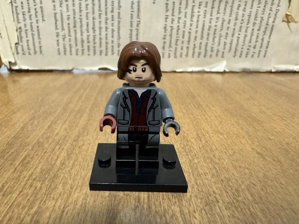 LEGO JURASSIC PARK / WORLD RAINN DELACOURT MINIFIGURE jw077 76945 w/DART GUN