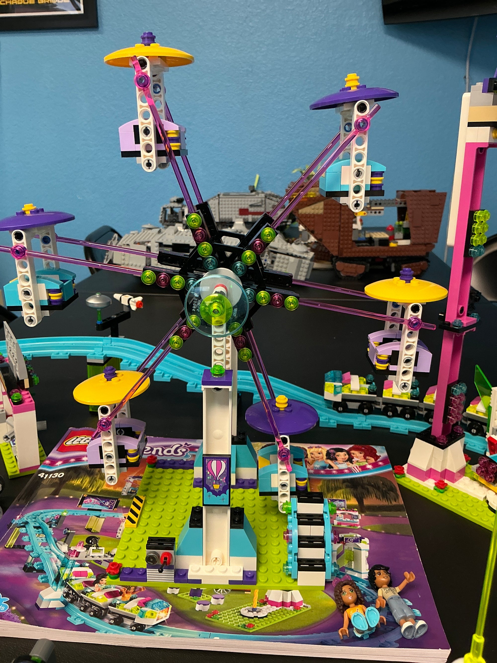 41130 Friends Amusement Park Roller Coaster - Used