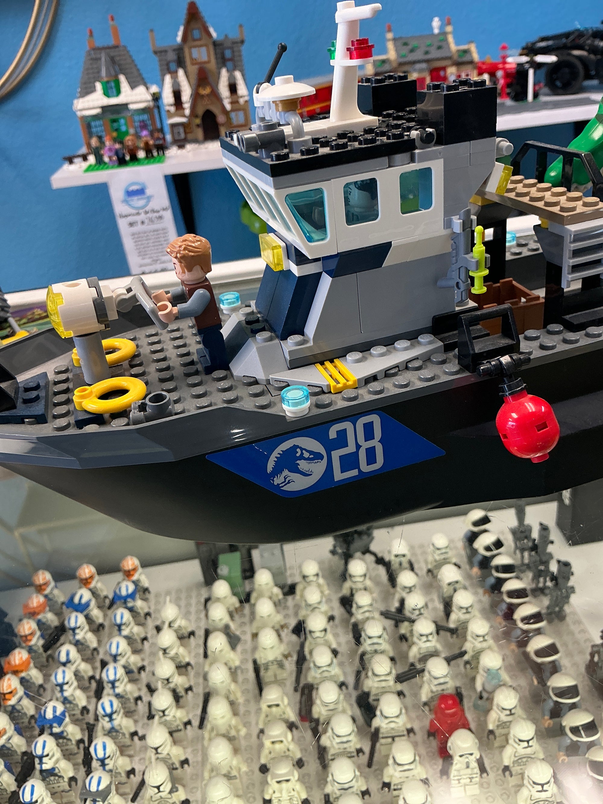 76942 Jurassic World Baryonyx Boat Escape *missing 2 figs* - Used