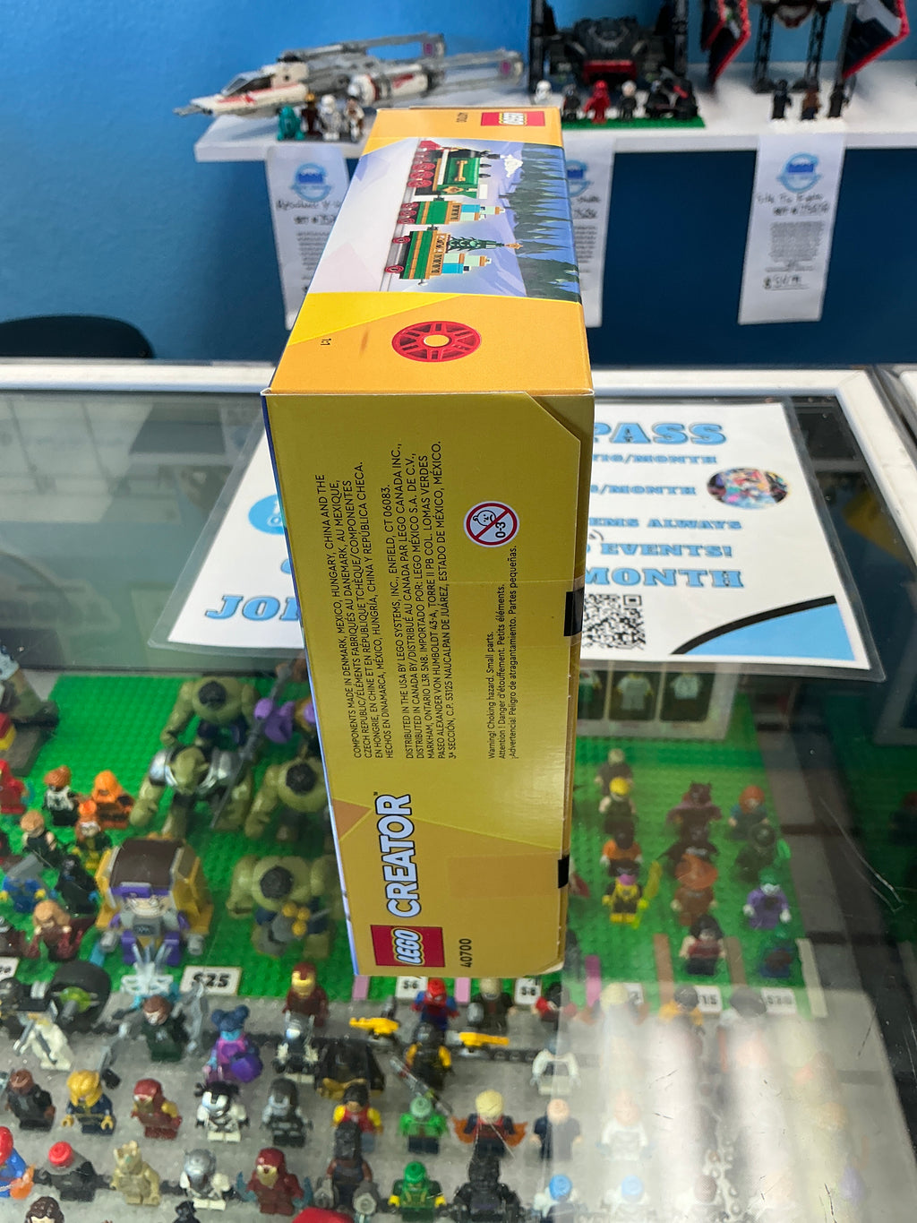 40700 Winter Holiday Train GWP -Sealed