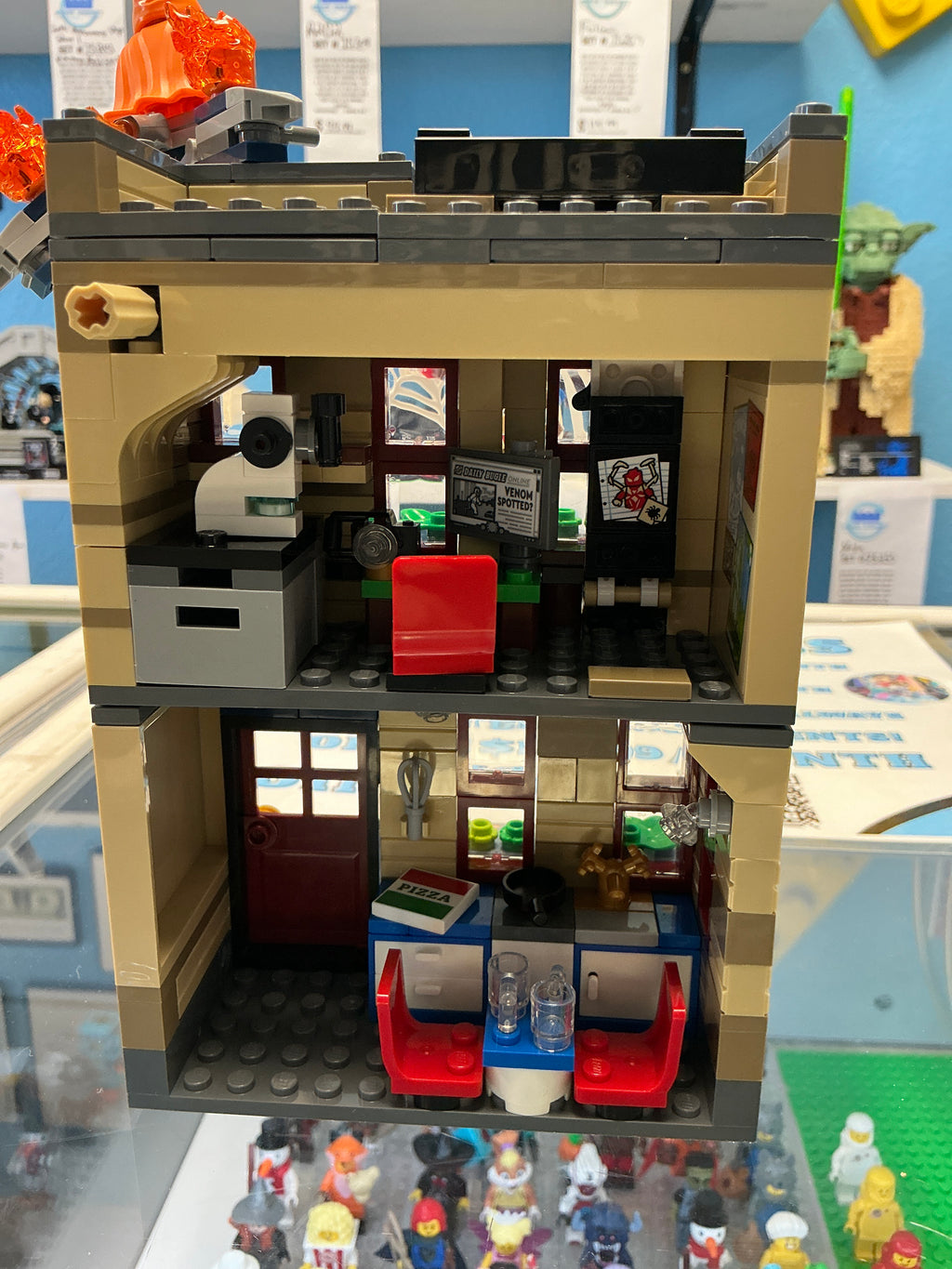 76317 Spider-Man Peter Parker’s Apartment *Missing 2 Figs and 1 Droid* - Used