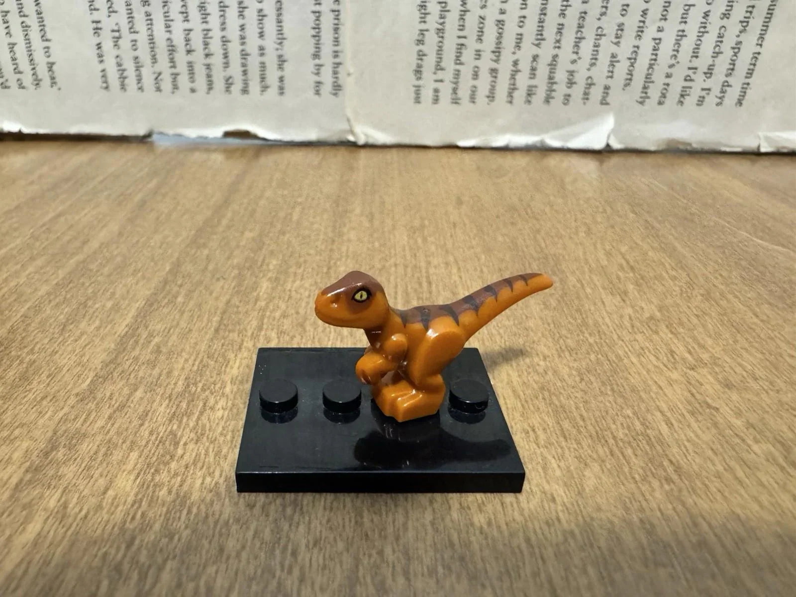 LEGO Minifigure Dinosaur Dark Orange Baby Raptor T Rex Dino Jungle Pet Jurassic