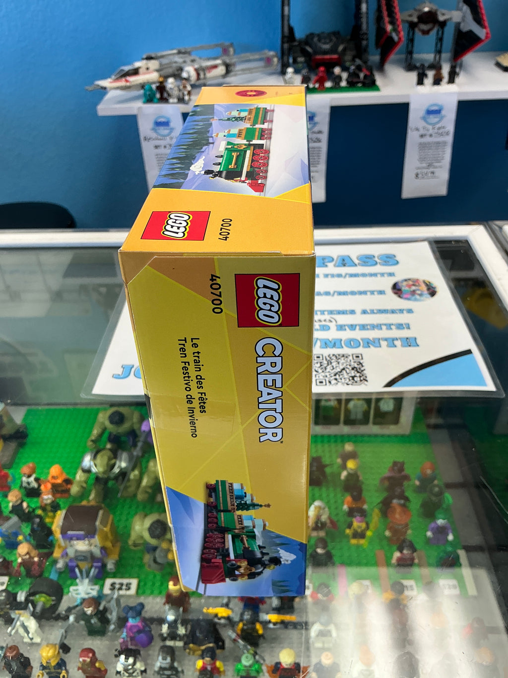 40700 Winter Holiday Train GWP -Sealed