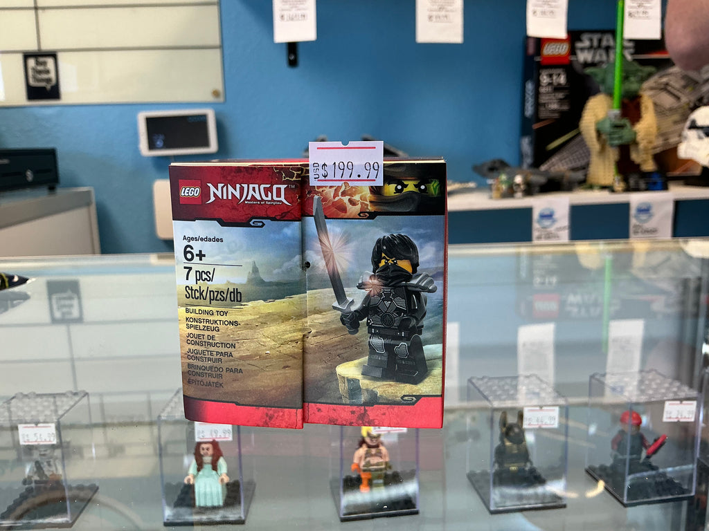 5004393 Cole Minifigure - Sealed