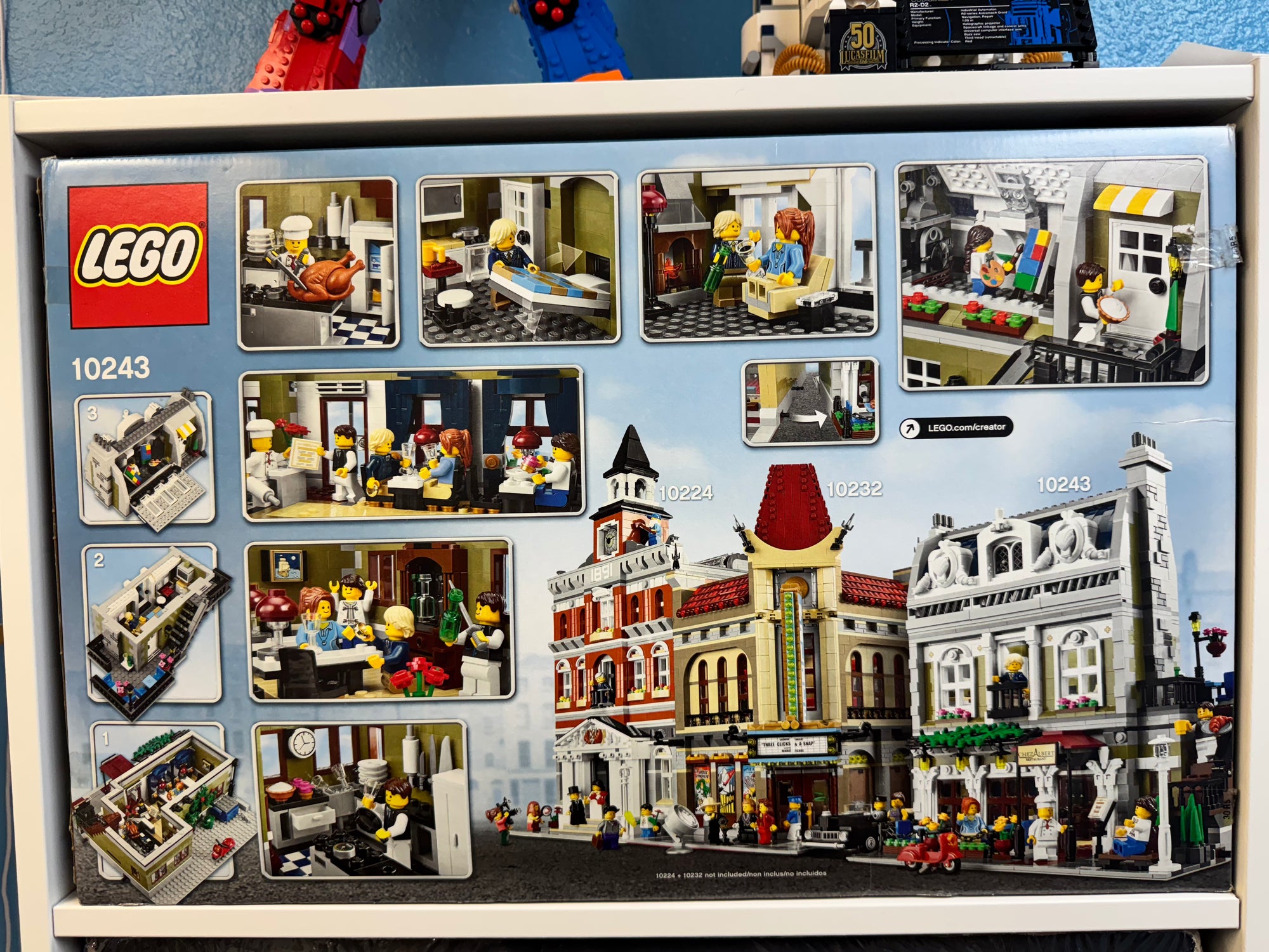 10243 Parisian Restaurant Sealed