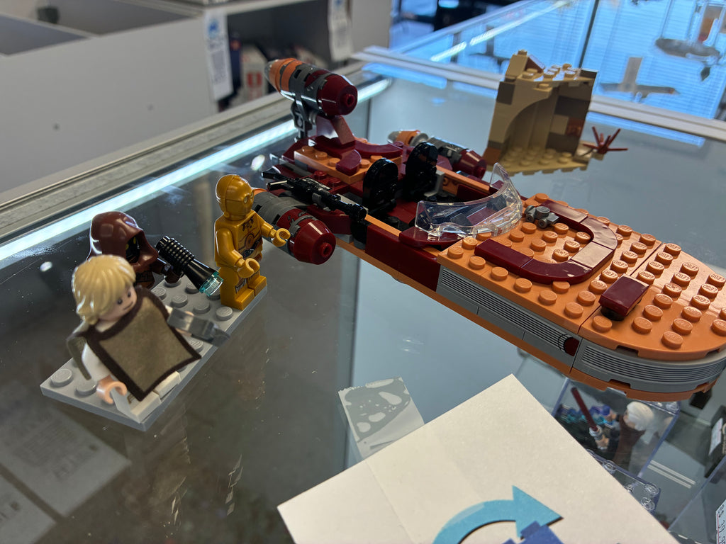 75271 Luke Skywalker Land Speeder - Used