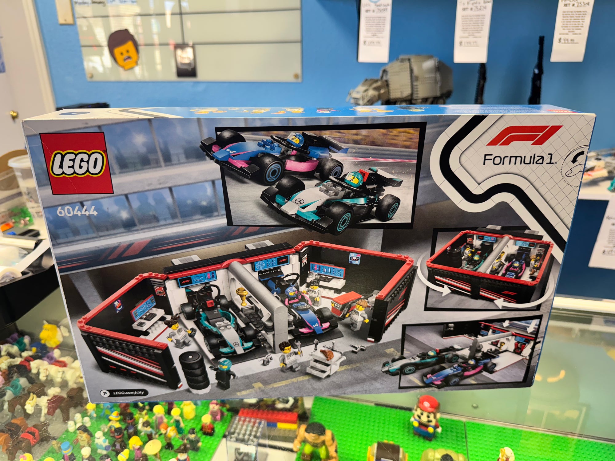 60444 F1 Garage & Mercedes-AMG & Alpine Cars Sealed