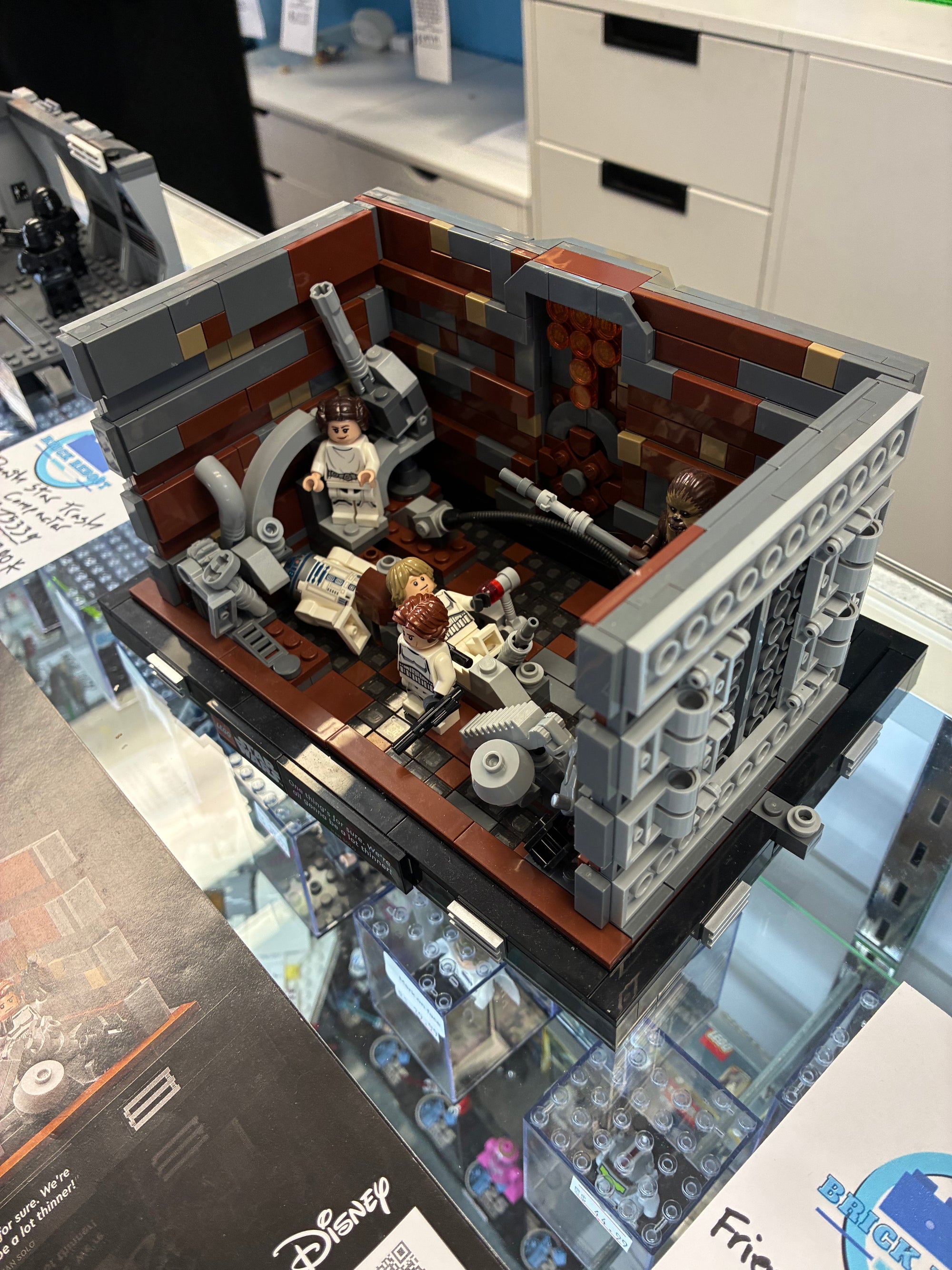 75339 Death Star Trash Compactor Diorama *MISSING C-3PO* - Used