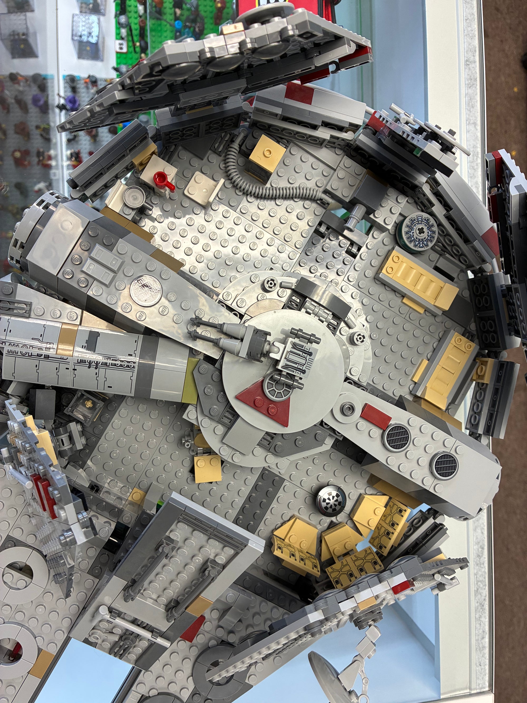 75257 Star Wars Millenium Falcon - Used