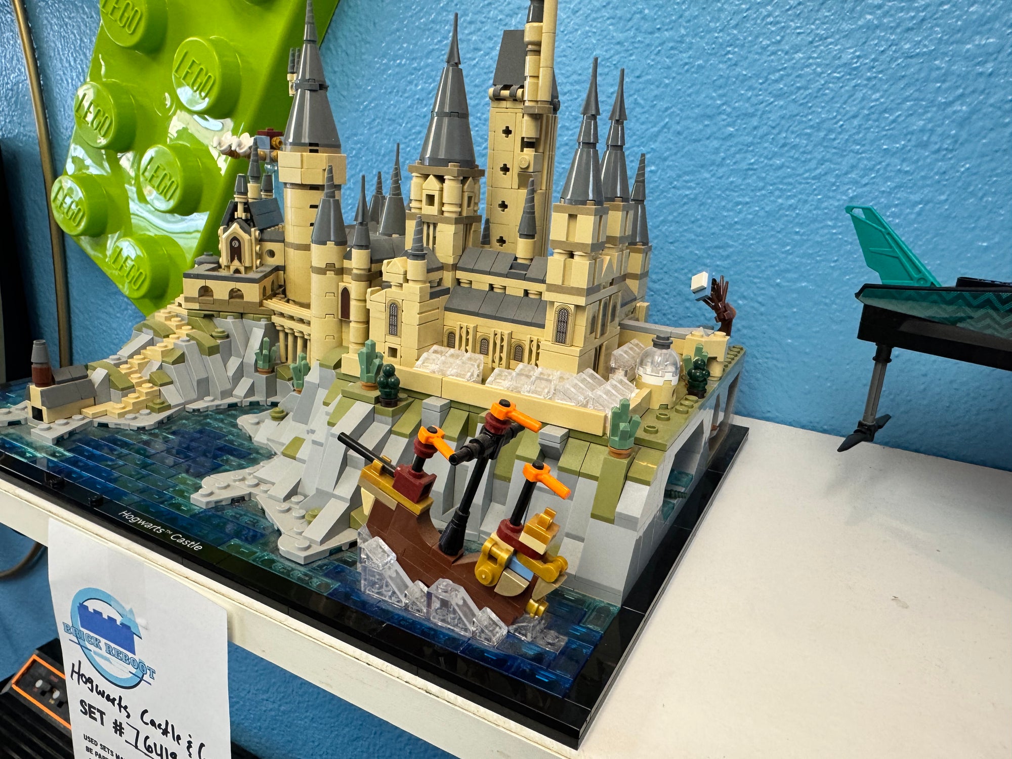 76419 Hogwarts Castle & Grounds Harry Potter - Used