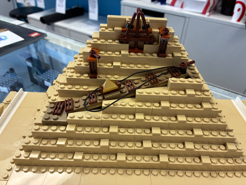 21058 Architecture Great Pyramid of Giza - Used
