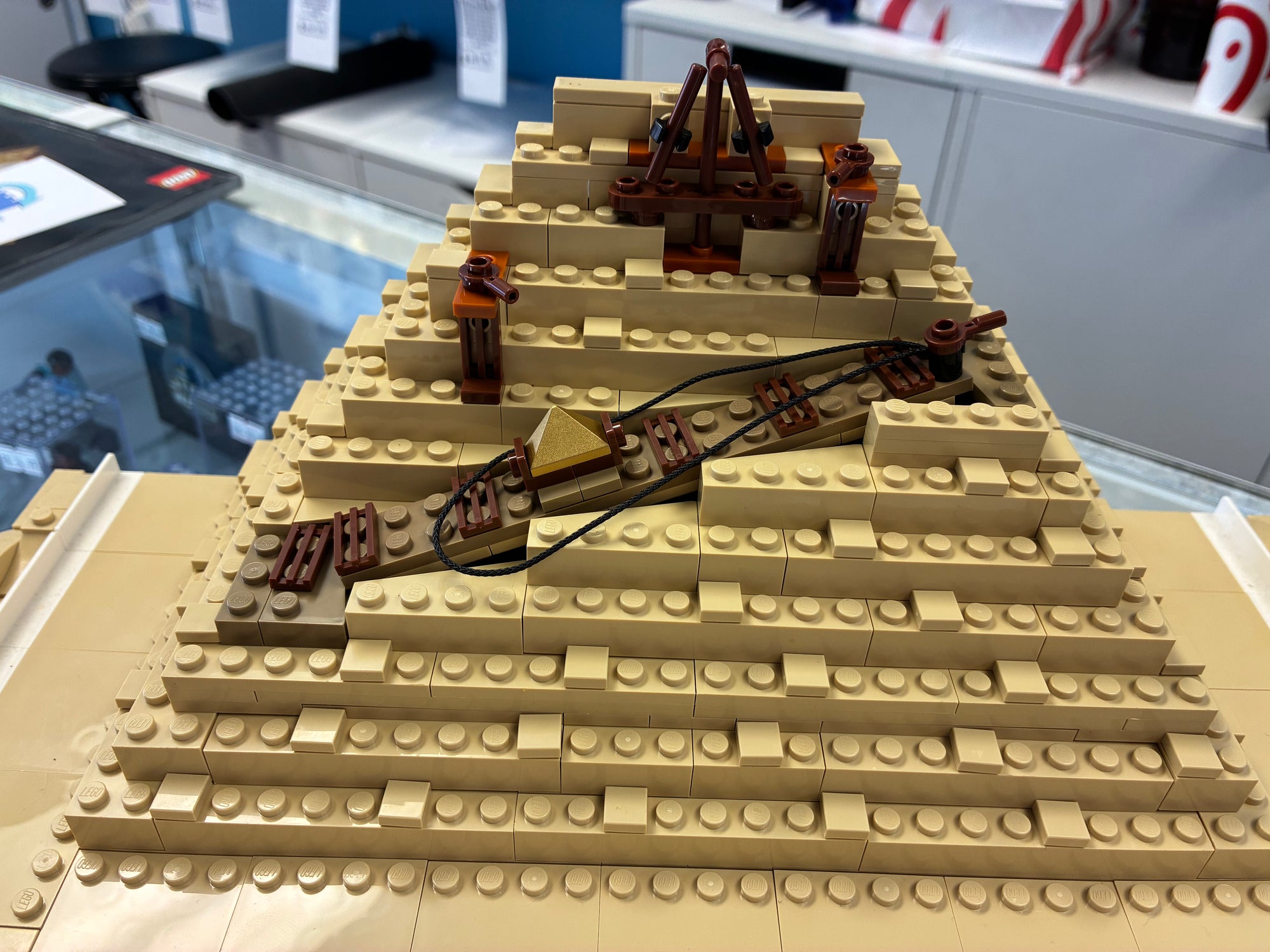 21058 Architecture Great Pyramid of Giza - Used