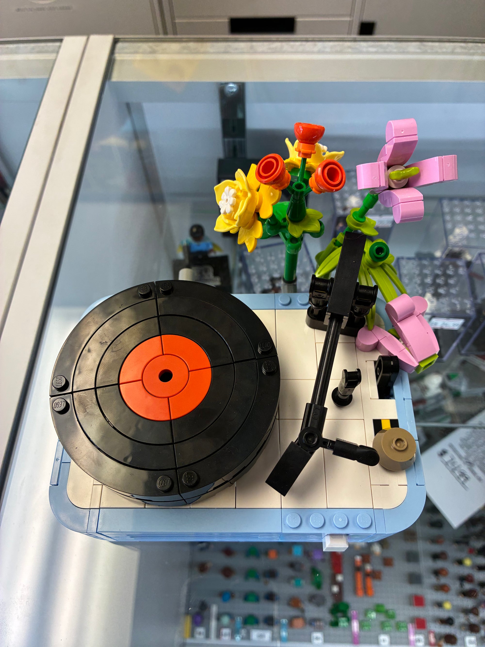 31172 Creator 3-in-1 Record Player with Flowers - Used