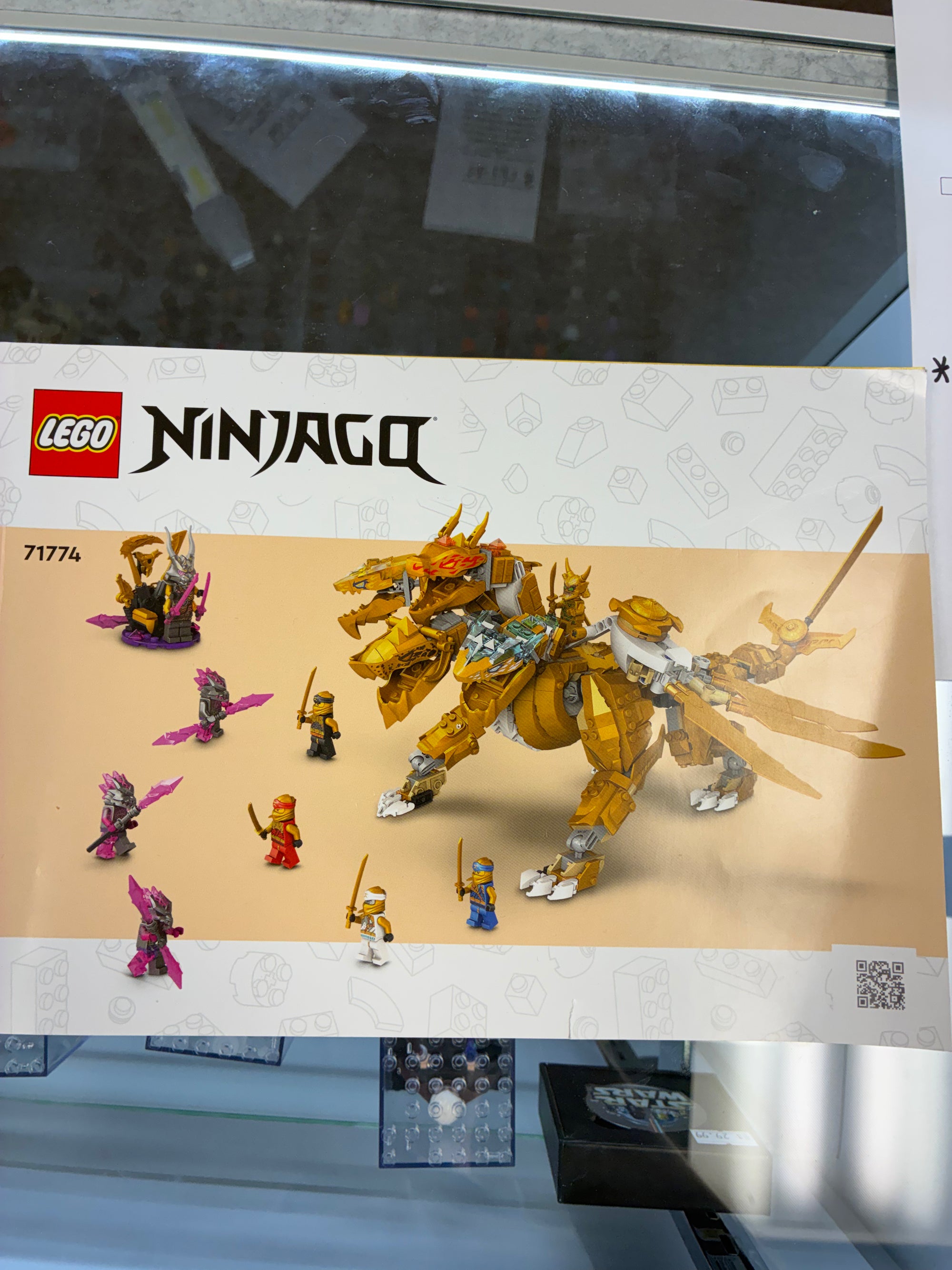 717174 Lloyd’s Golden Ultra Dragon *MISSING 3 FIGS & HELMET JAW PIECE* - Used
