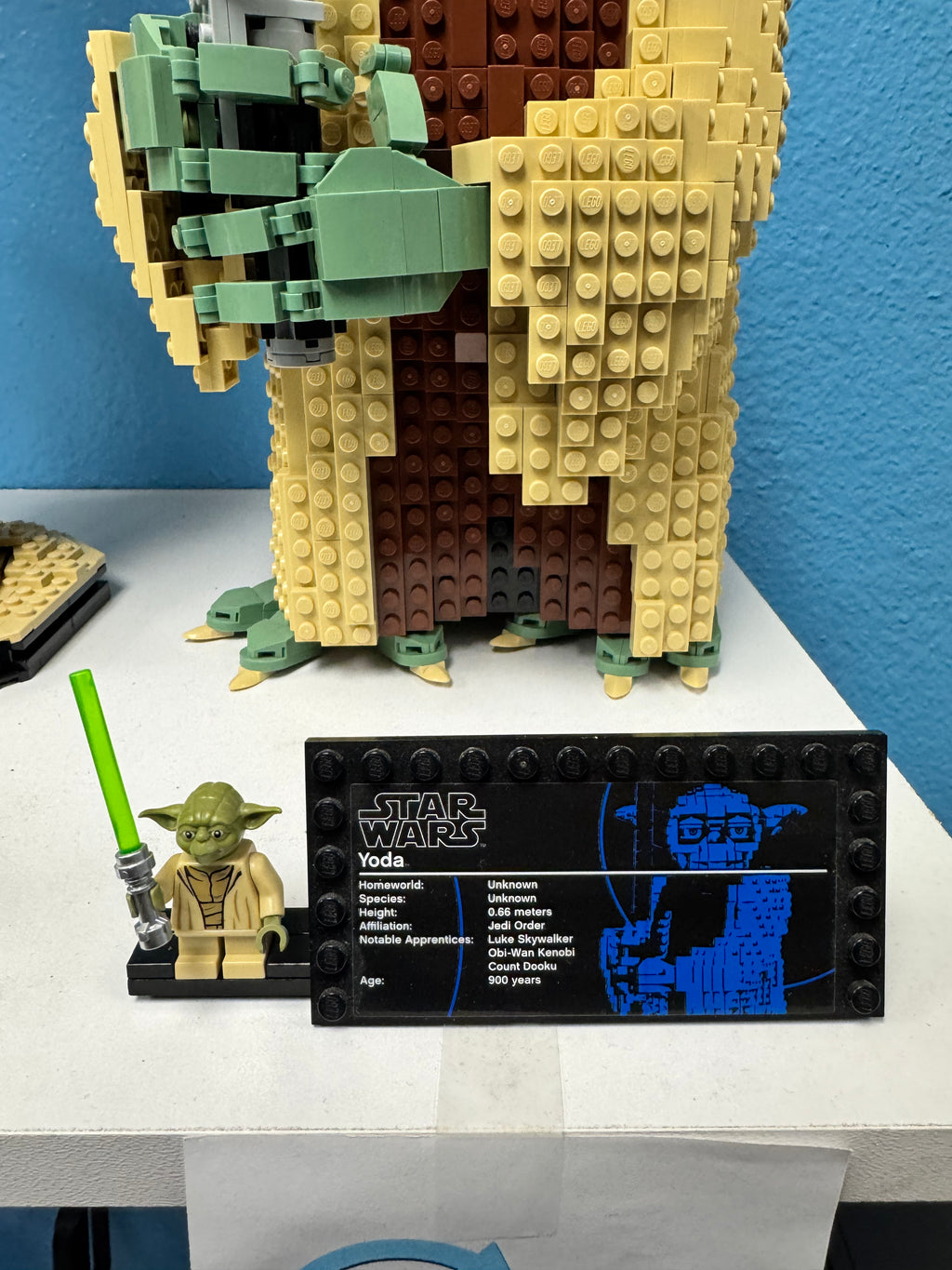 75255 Yoda with Mini fig and Name plate - Used