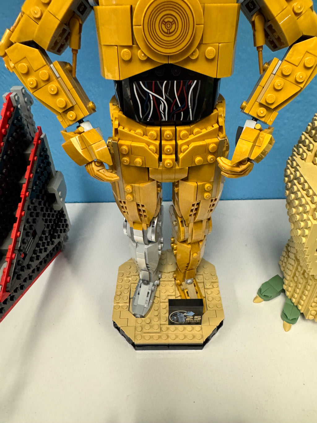 75398 C-3PO with Mini fig and Nameplate - Used