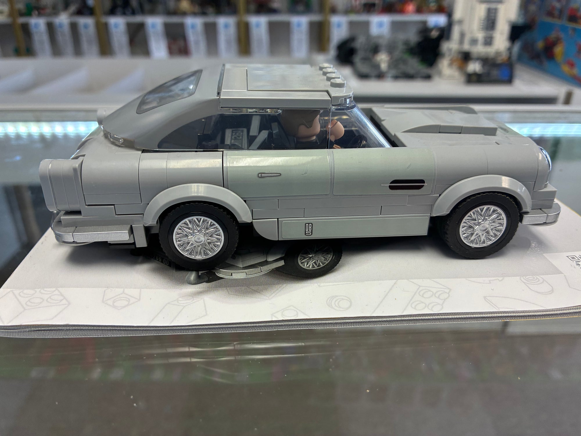 76911-James Bond 007 Aston Martin