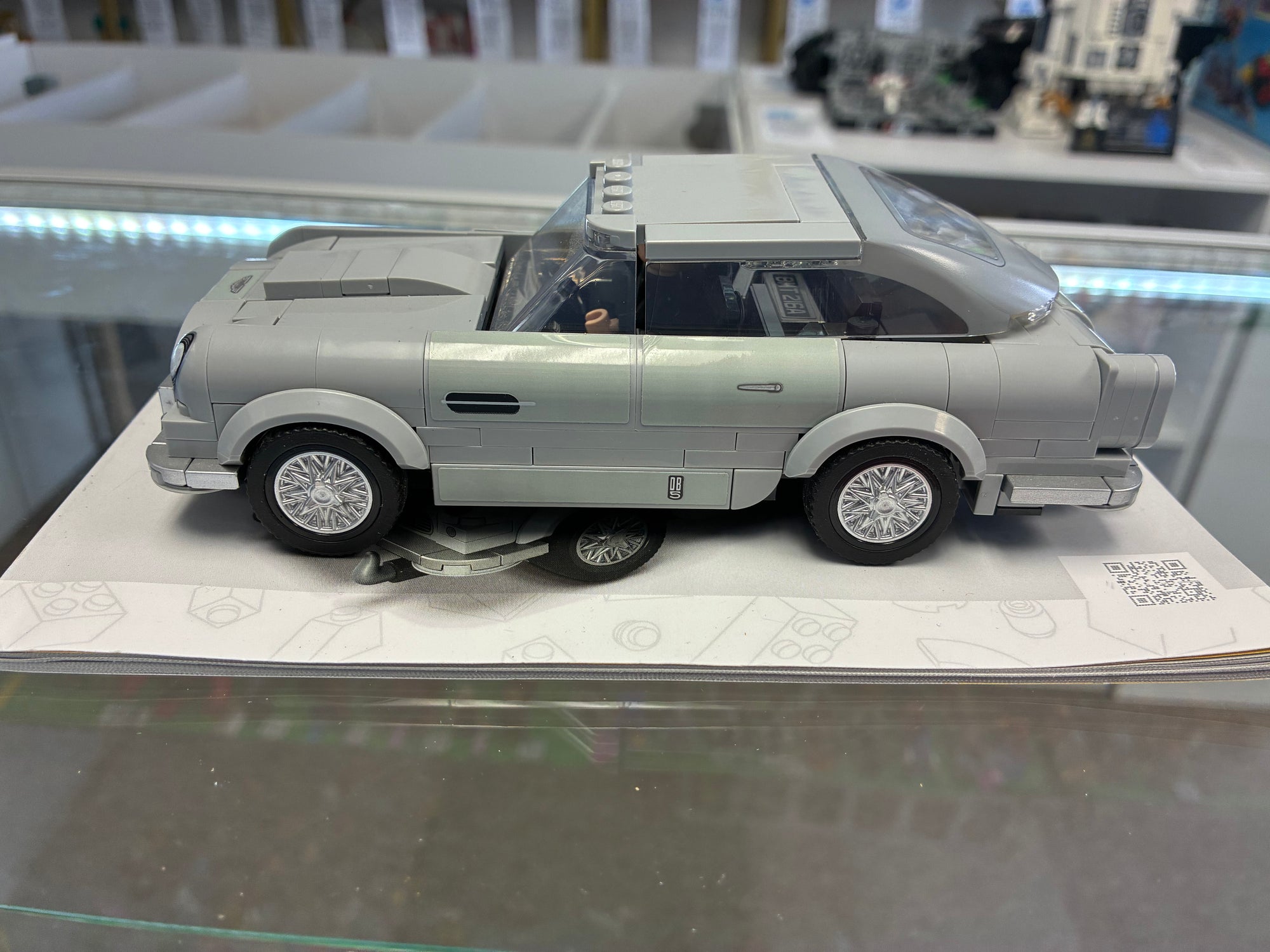 76911-James Bond 007 Aston Martin
