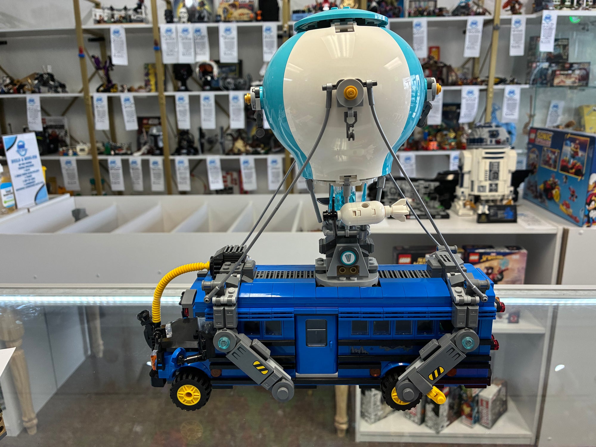 77073-Fortnite Battle Bus-Used