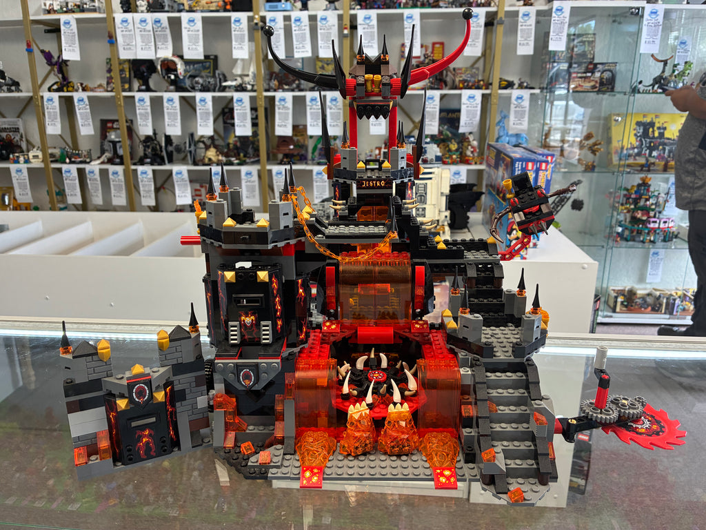 70323-Jestro’s Volcano Lair