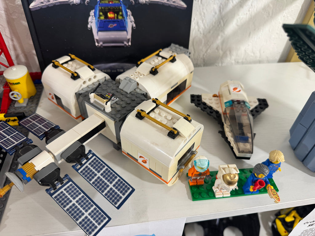 60227 Lunar Space Station - Used