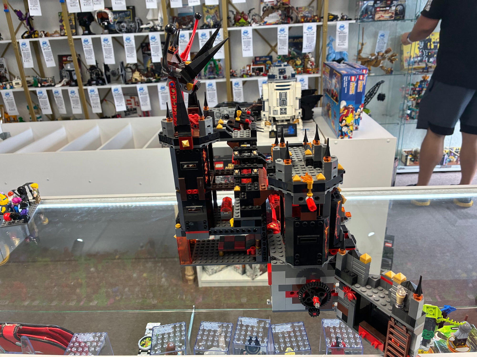 70323-Jestro’s Volcano Lair