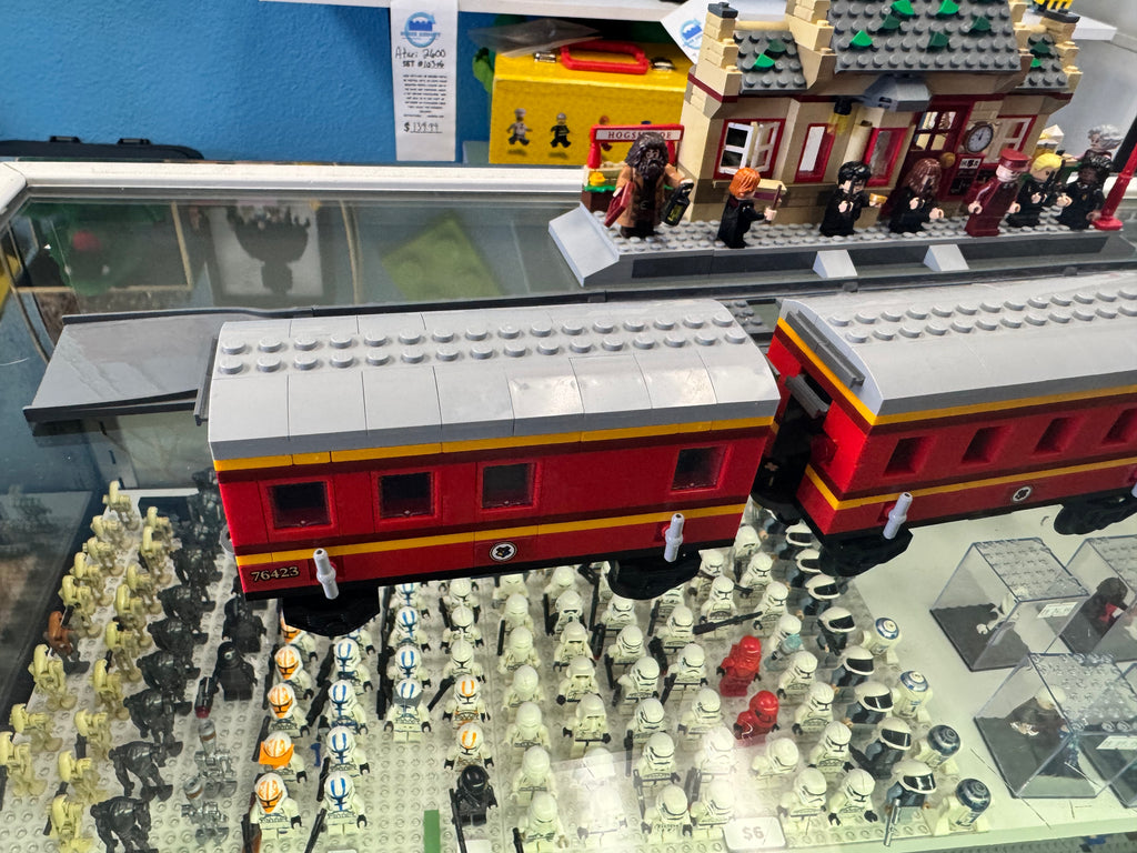 76423 Harry Potter Hogsmeade Station - Used