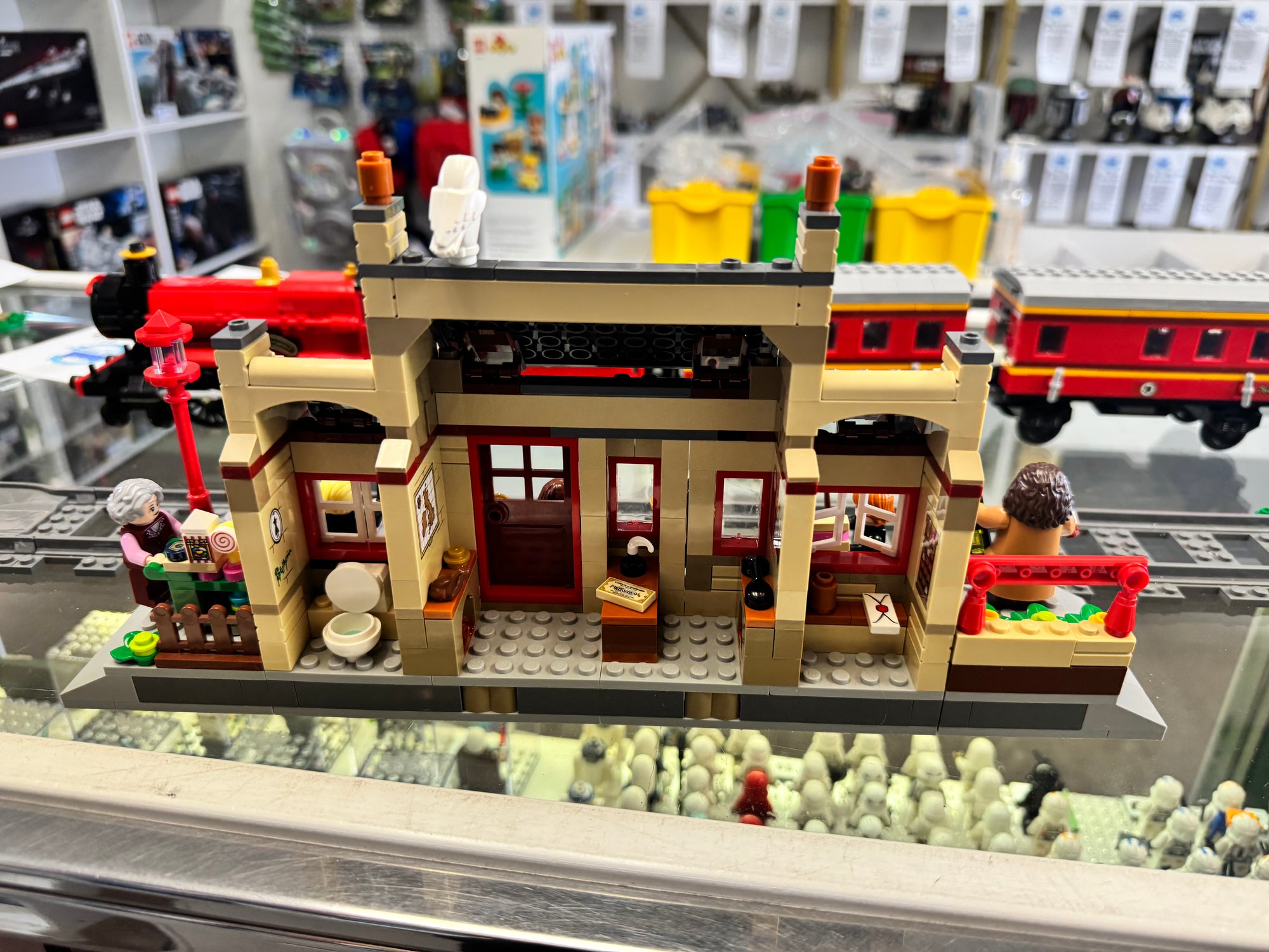 76423 Harry Potter Hogsmeade Station - Used