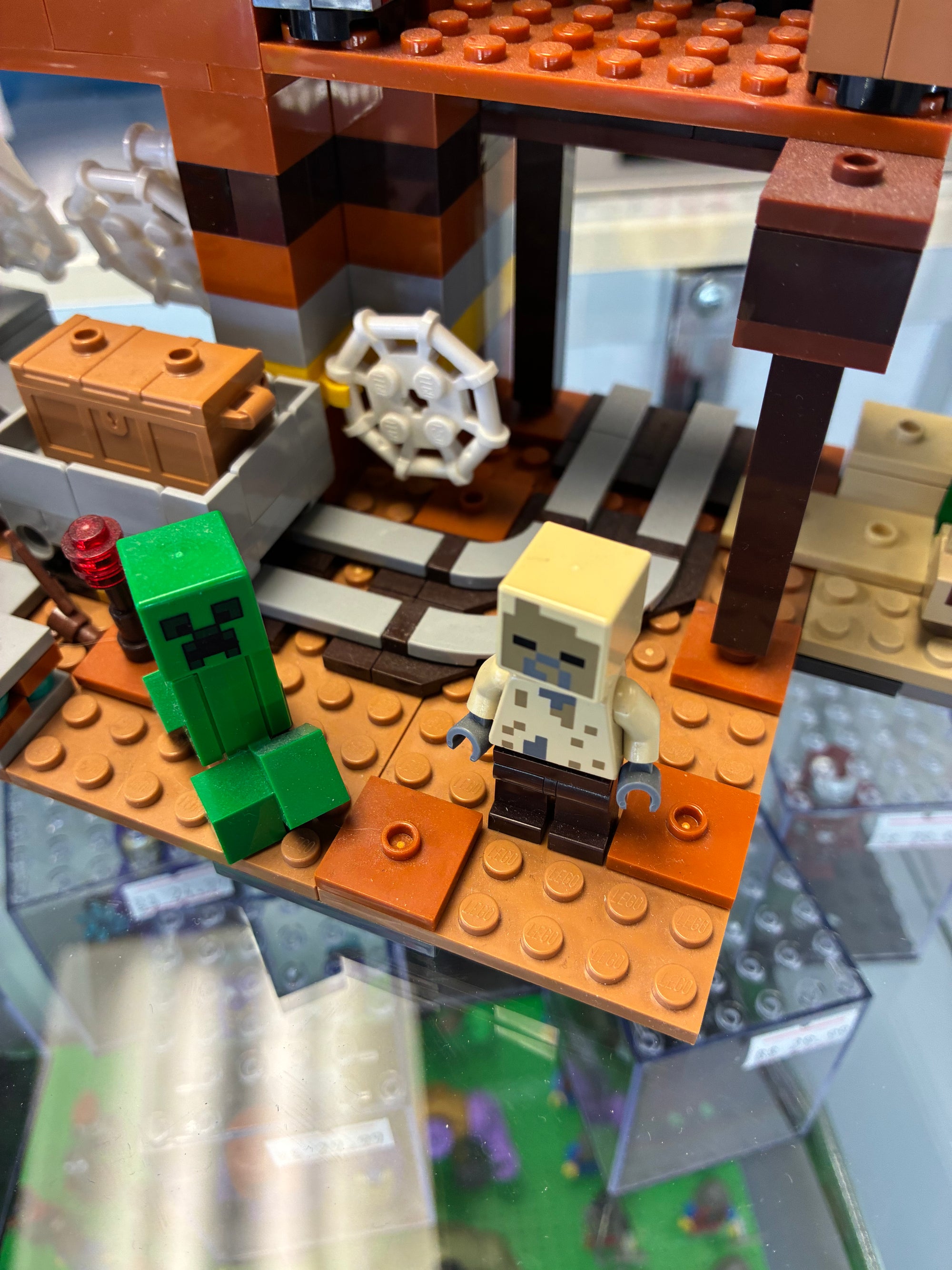 21263 Minecraft The Badlands Mineshaft *MISSING 1 FIG* - Used