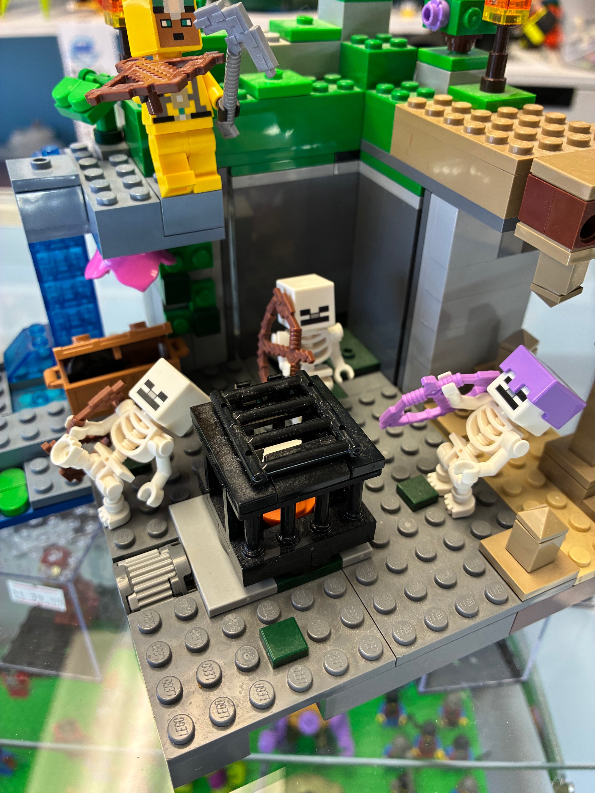 21189 Minecraft The Skeleton Dungeon - Used