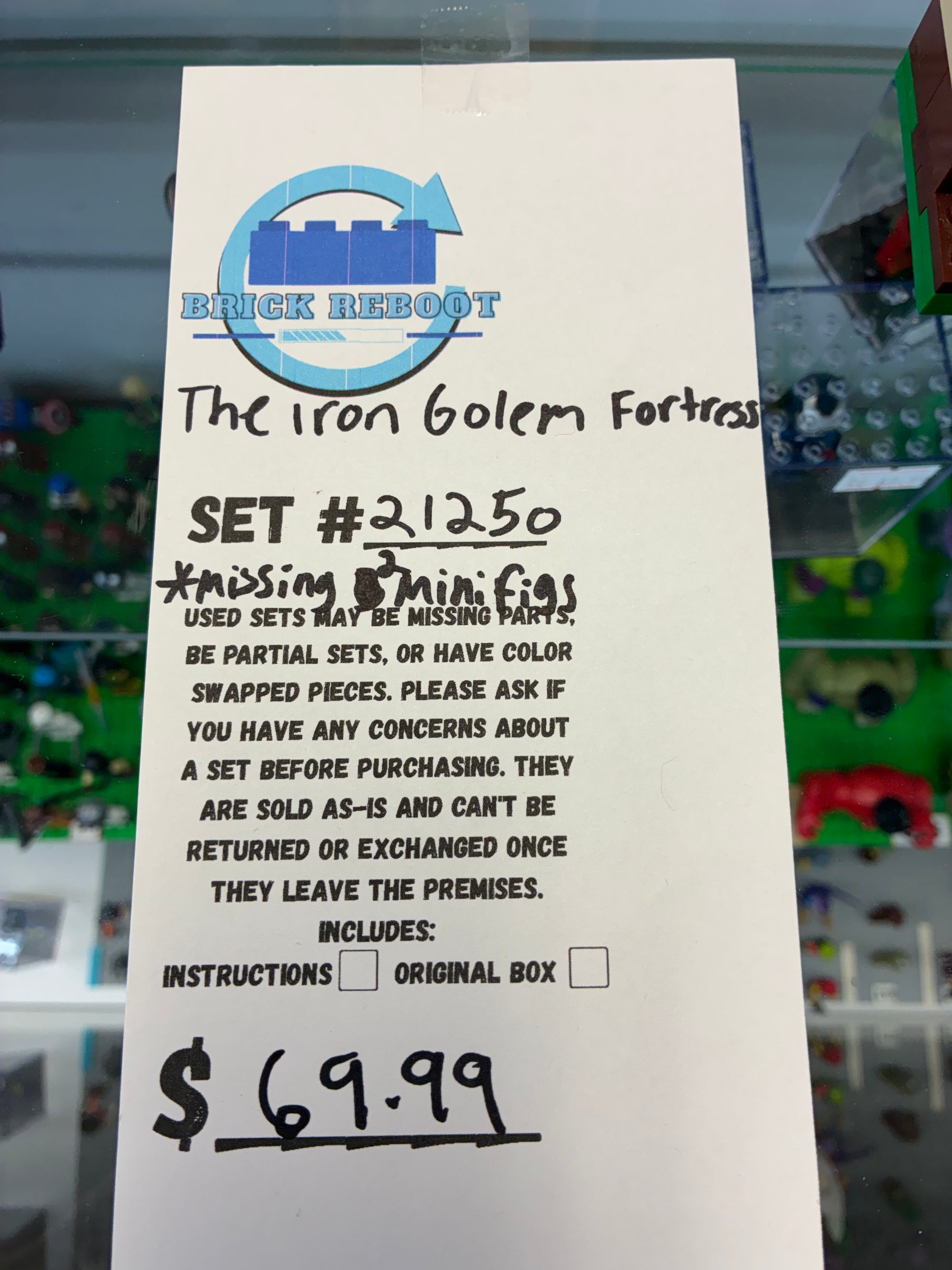 21250 Minecraft The Iron Golm Fortress *MISSING 2 MINIFIGS* - USED