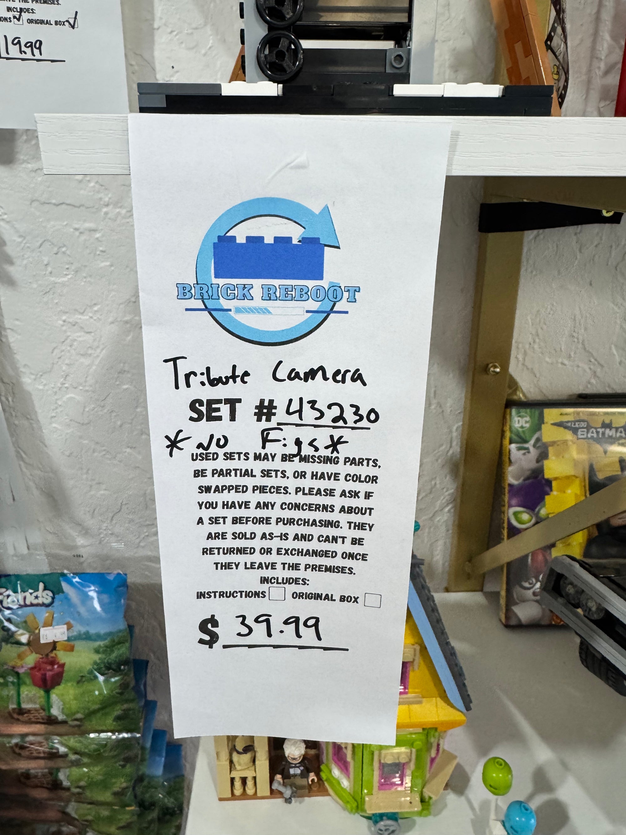 43230 Disney Tribute Camera *NO FIGS* - Used