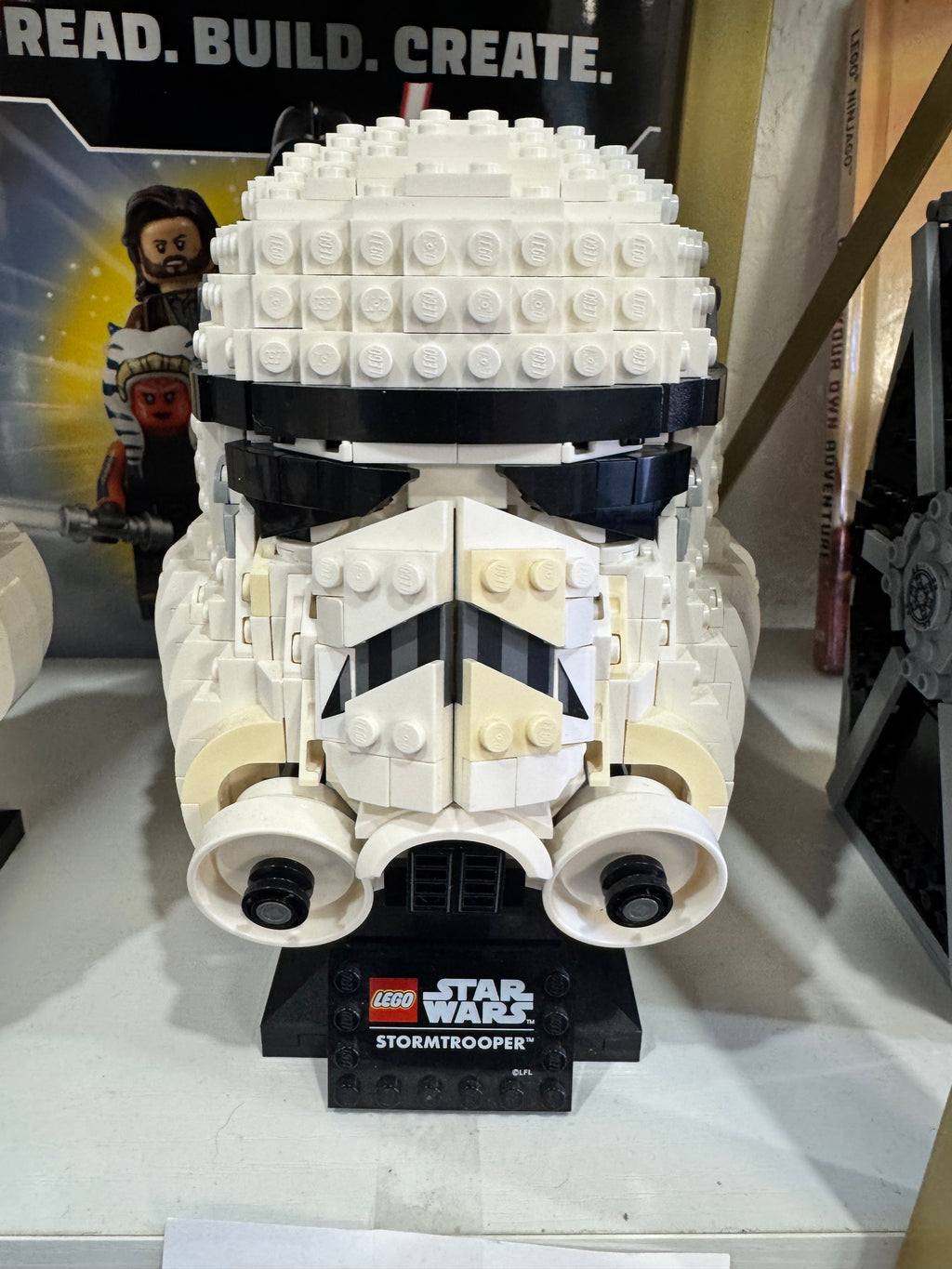 75276 Storm Trooper Helmet (Some Yellowing parts) - Used