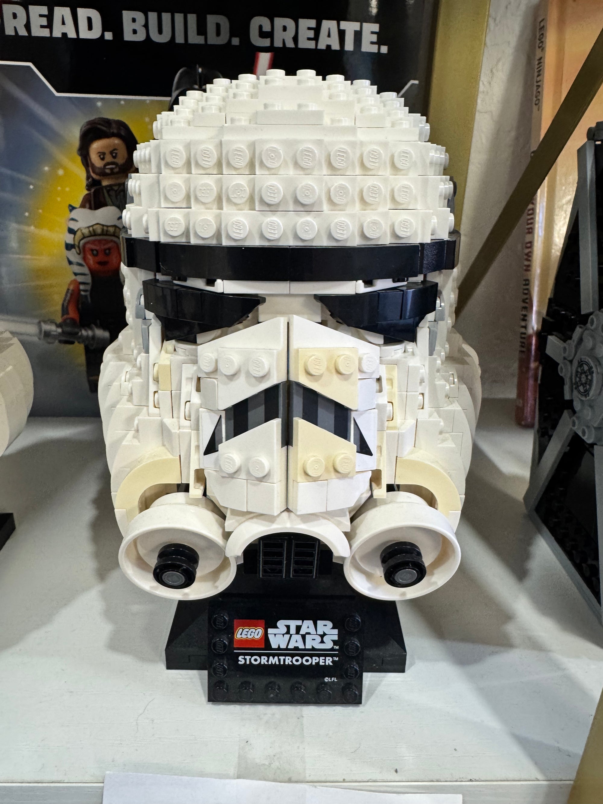 75276 Storm Trooper Helmet (Some Yellowing parts) - Used