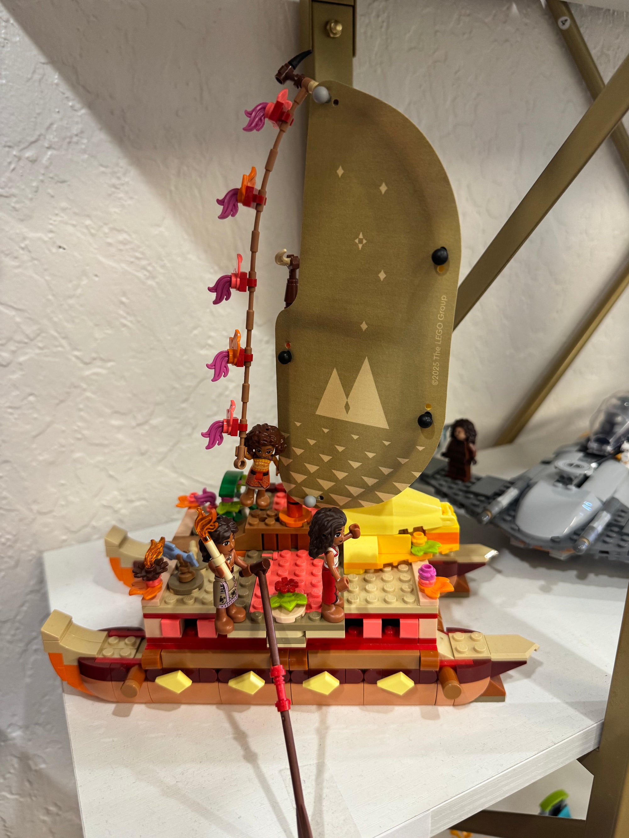 43270 Moana’s Canoe - Used