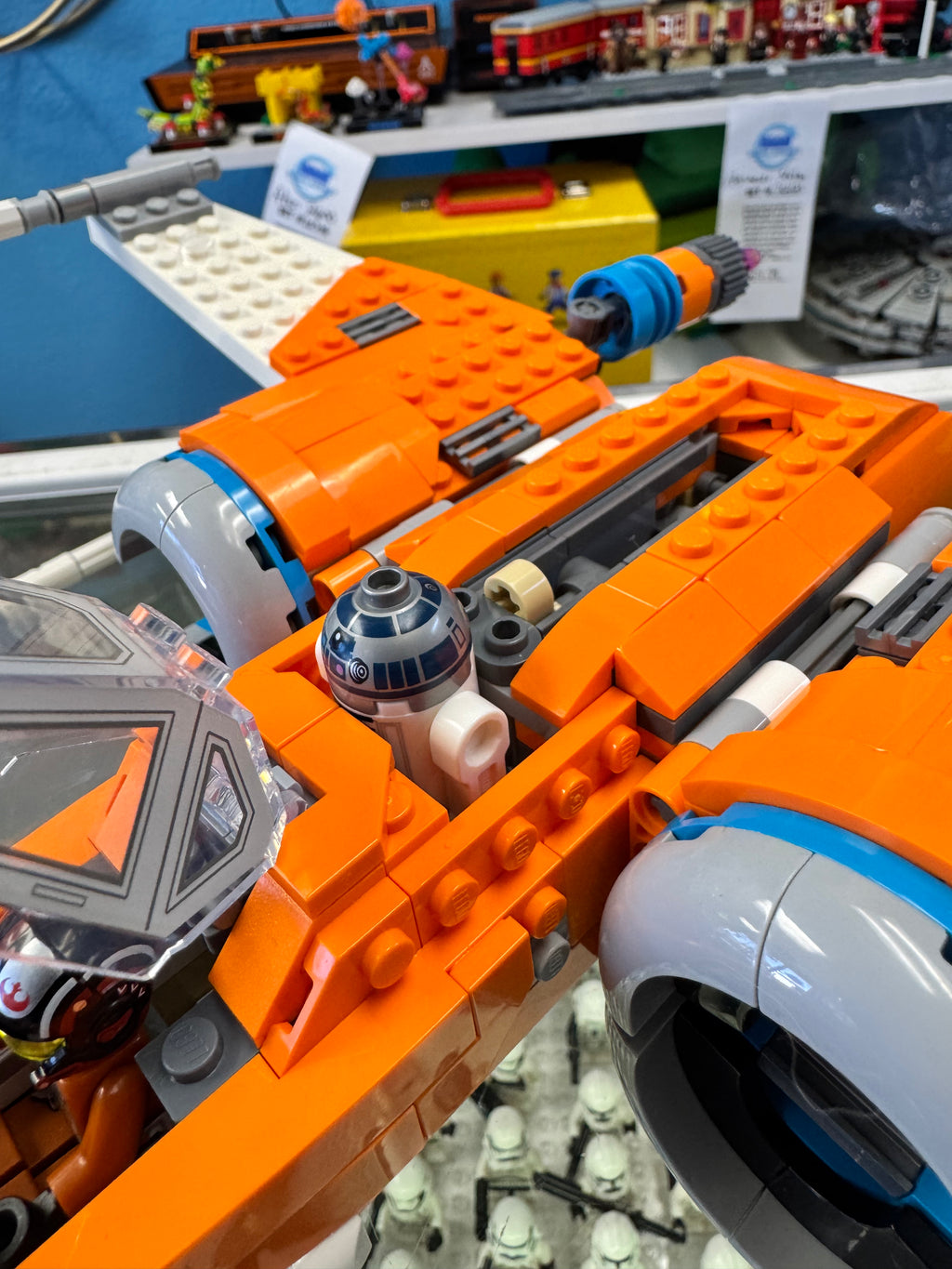 75273 Poes X-Wing *MISSING 2 Figs*