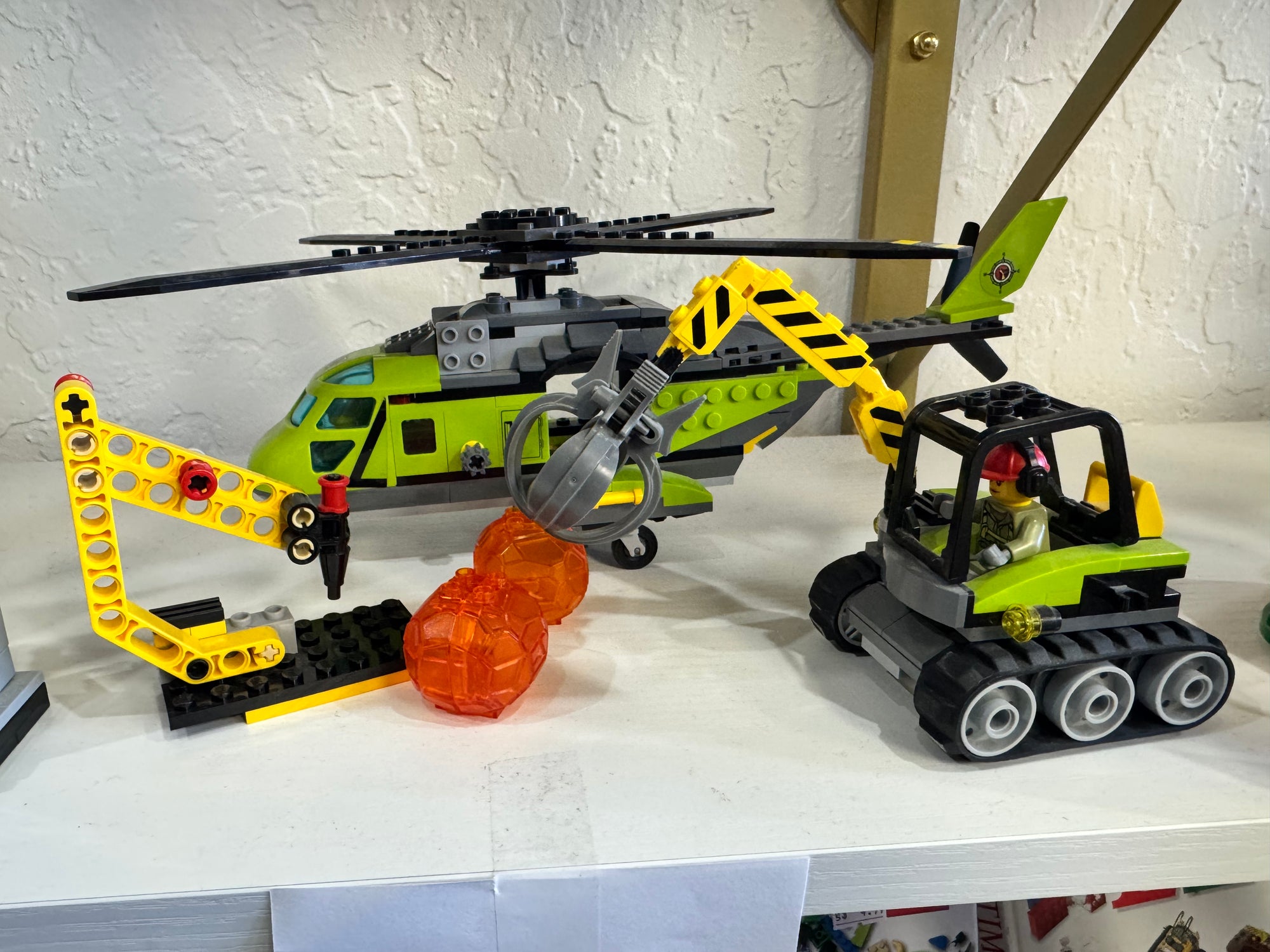 60123 Volcano Supply Heli - Used