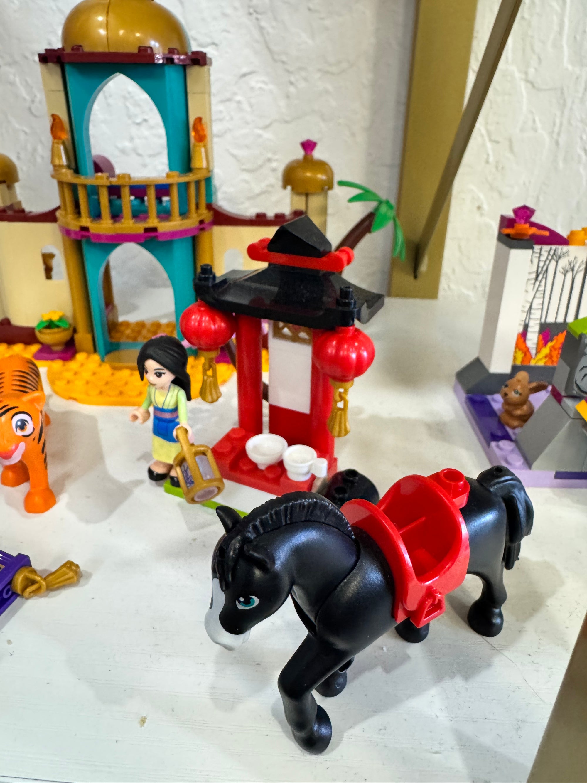 43208 Jasmine & Mulan - Used