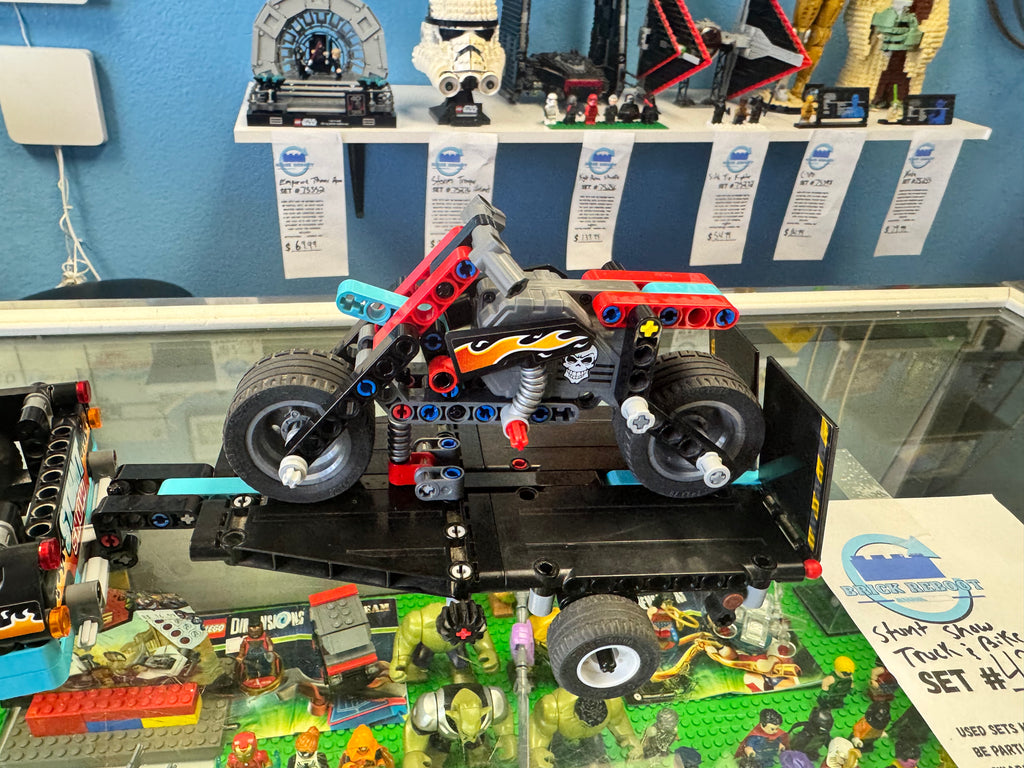 42106 Stunt Show Truck & Bike