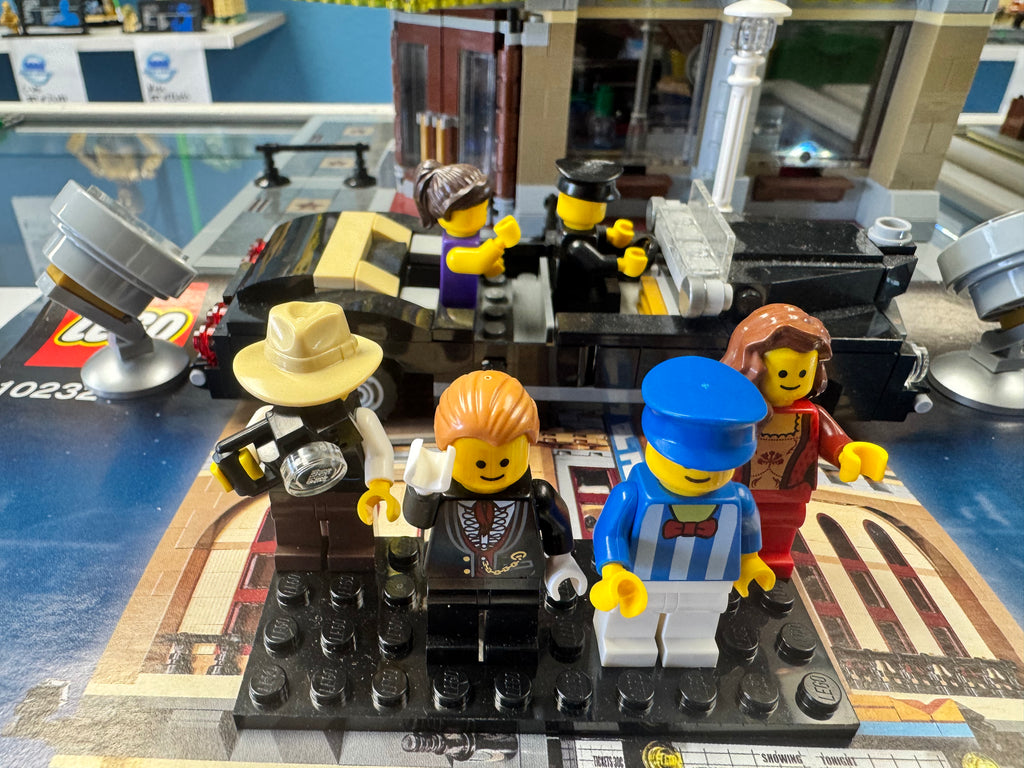 10232 Creator Palace Cinema Modular - Used