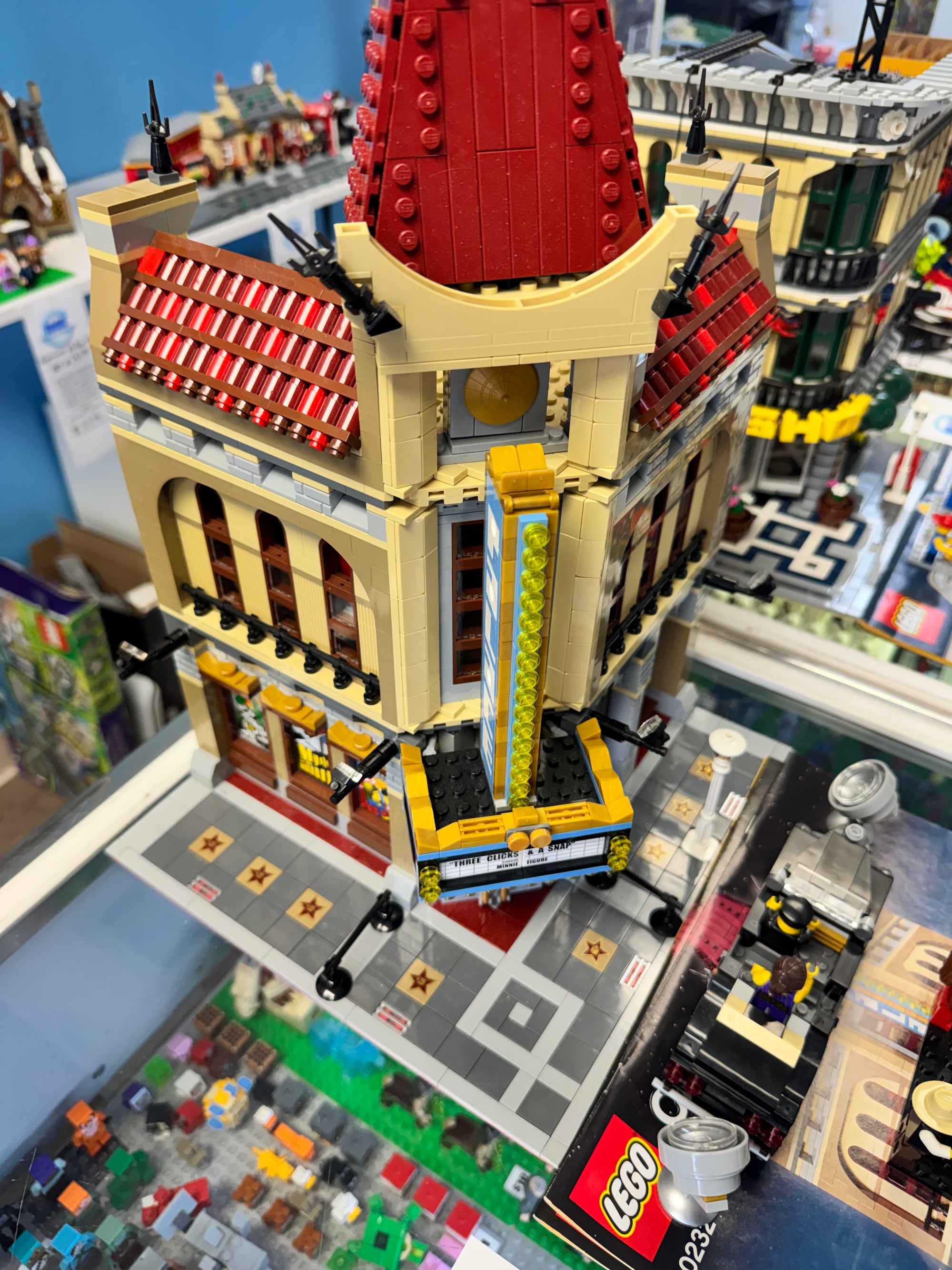 10232 Creator Palace Cinema Modular - Used