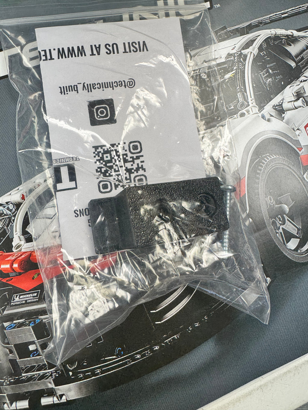 42096 Porsche 911 RSR plus wall mount - Used