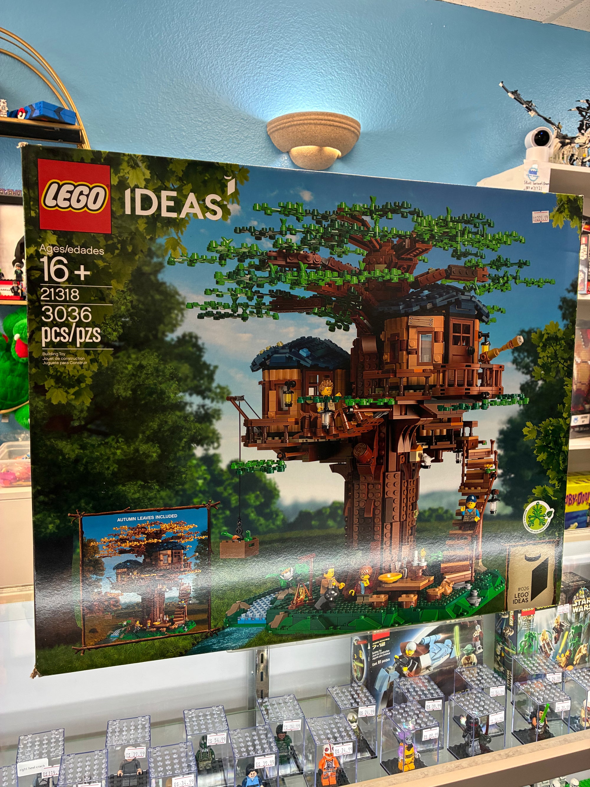 21318 Treehouse - Sealed