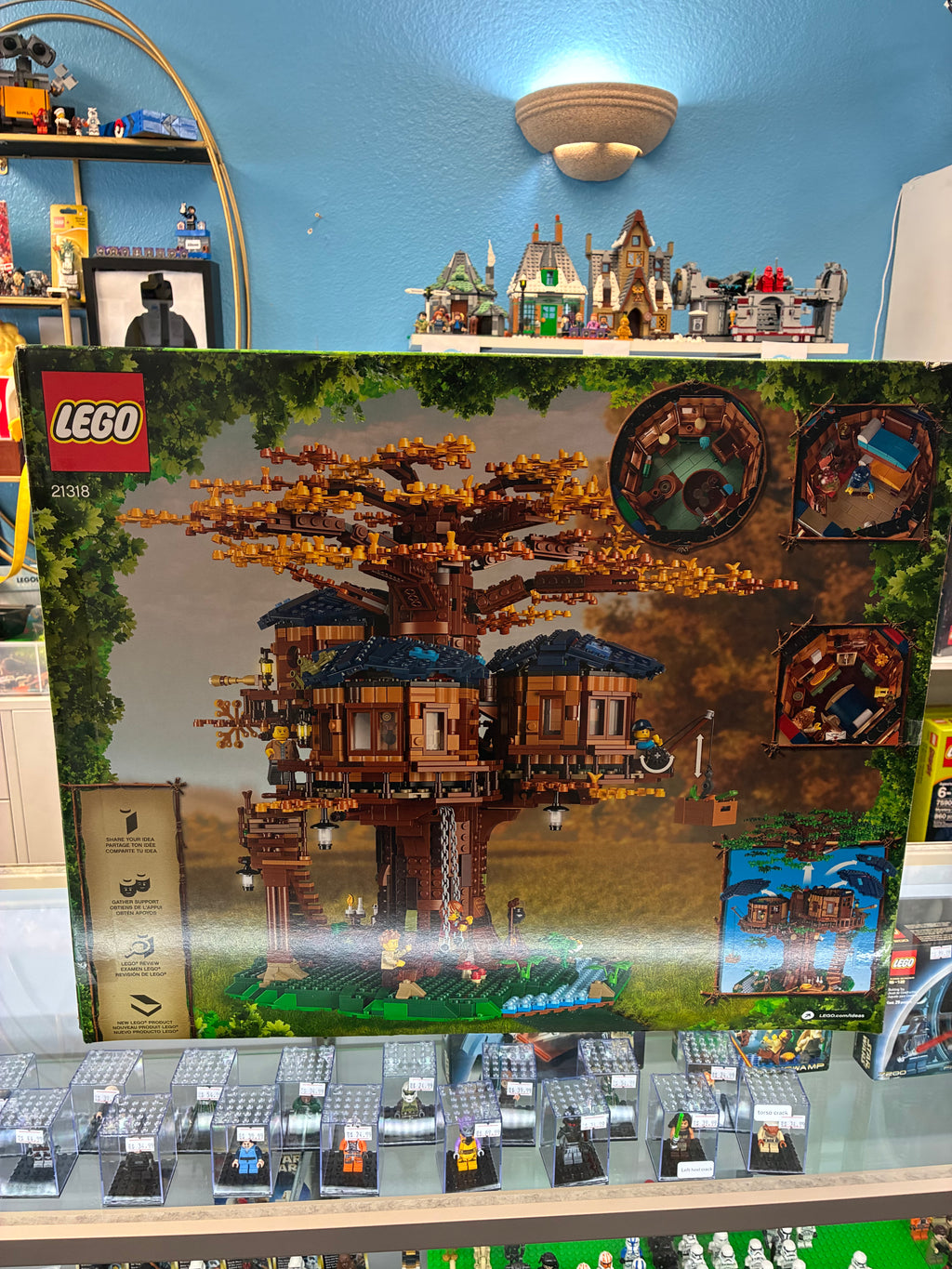 21318 Treehouse - Sealed