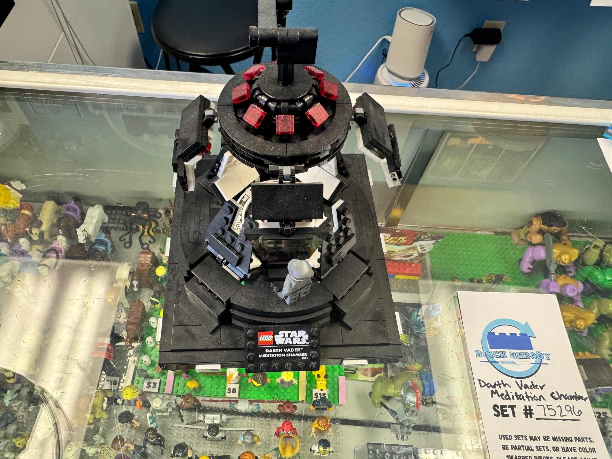 75296 Darth Vaders Meditation Chamber - Used