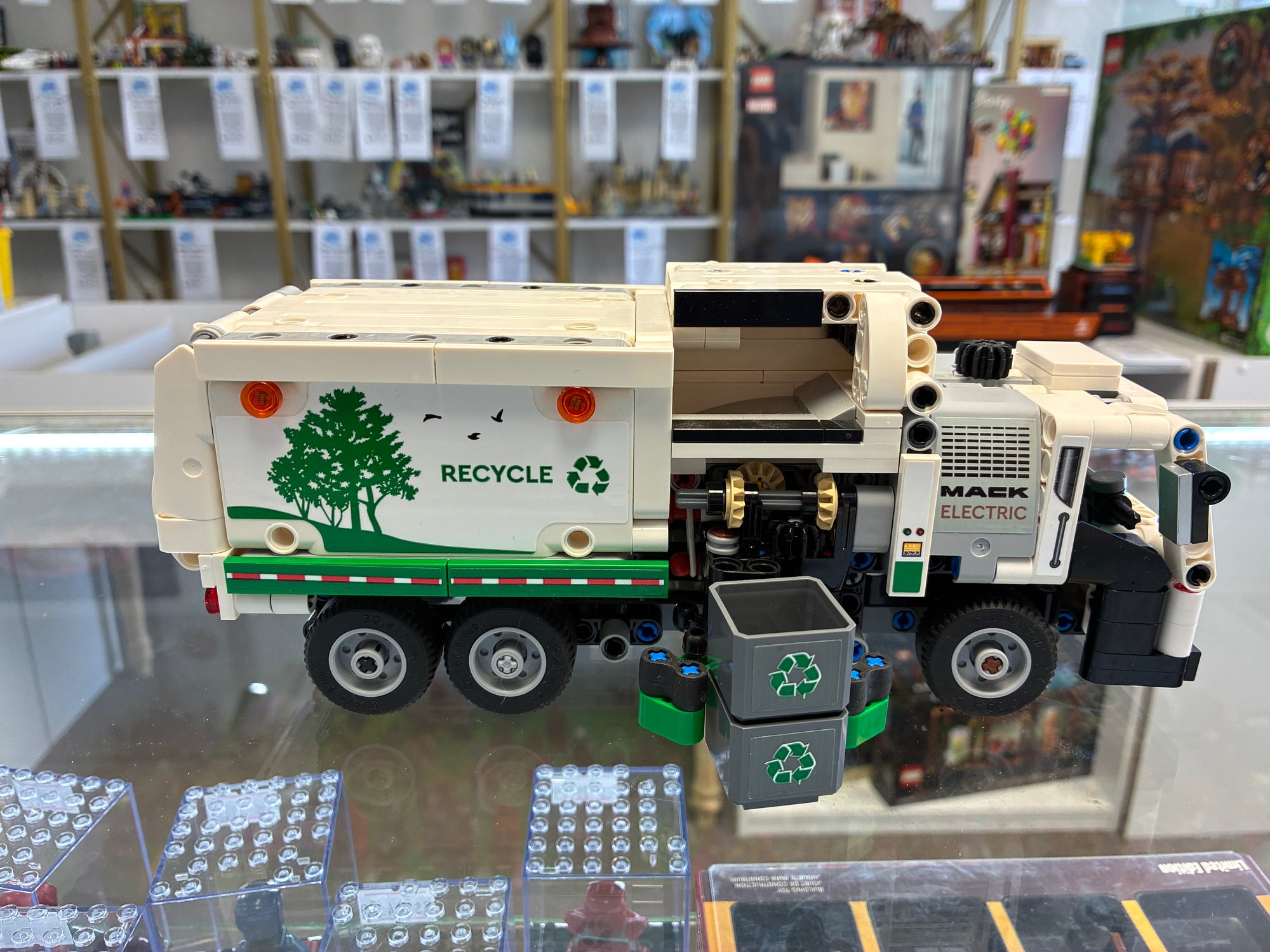 42167 Technic Mack LR Electric Garbage Truck - Used