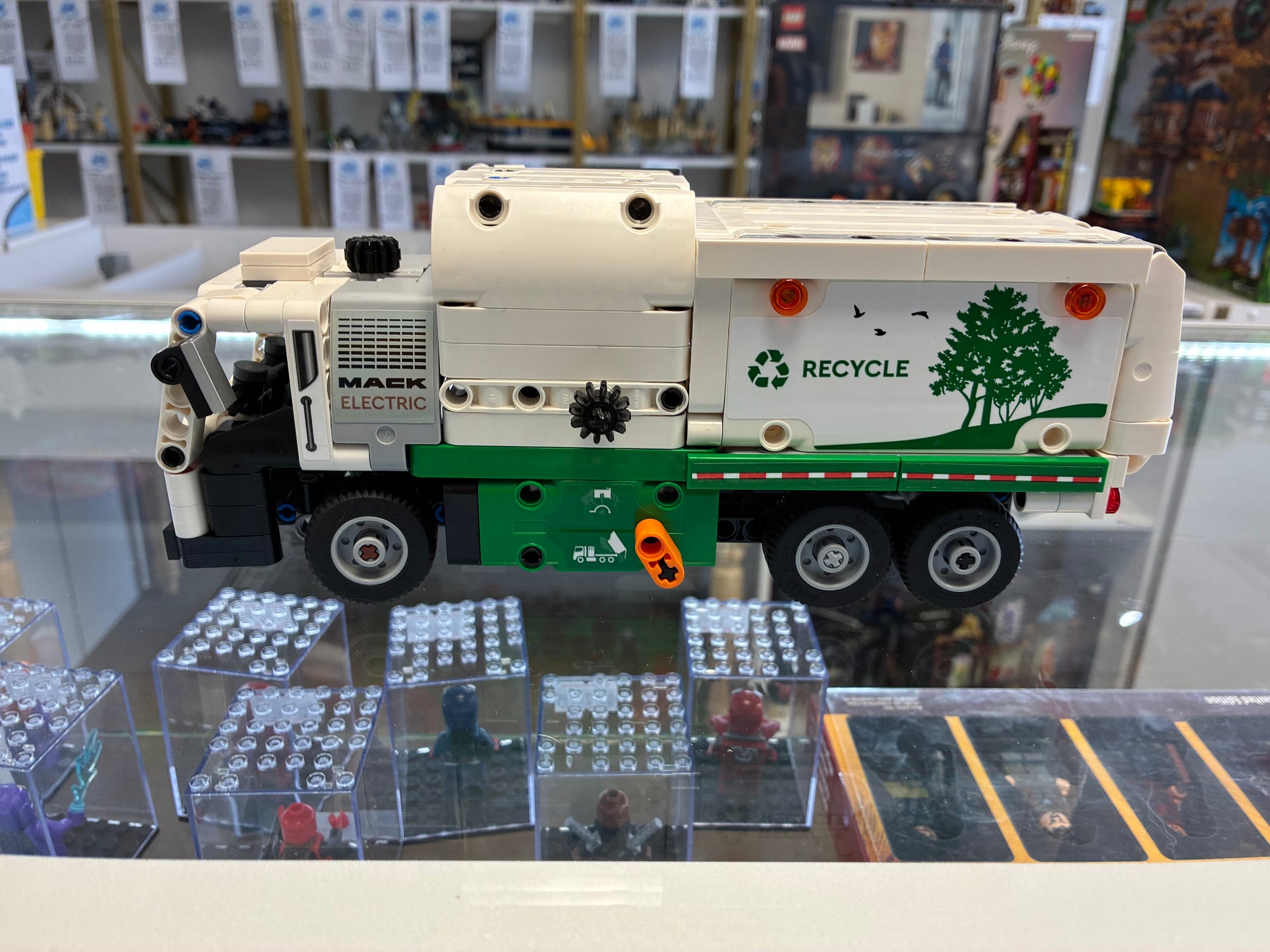 42167 Technic Mack LR Electric Garbage Truck - Used
