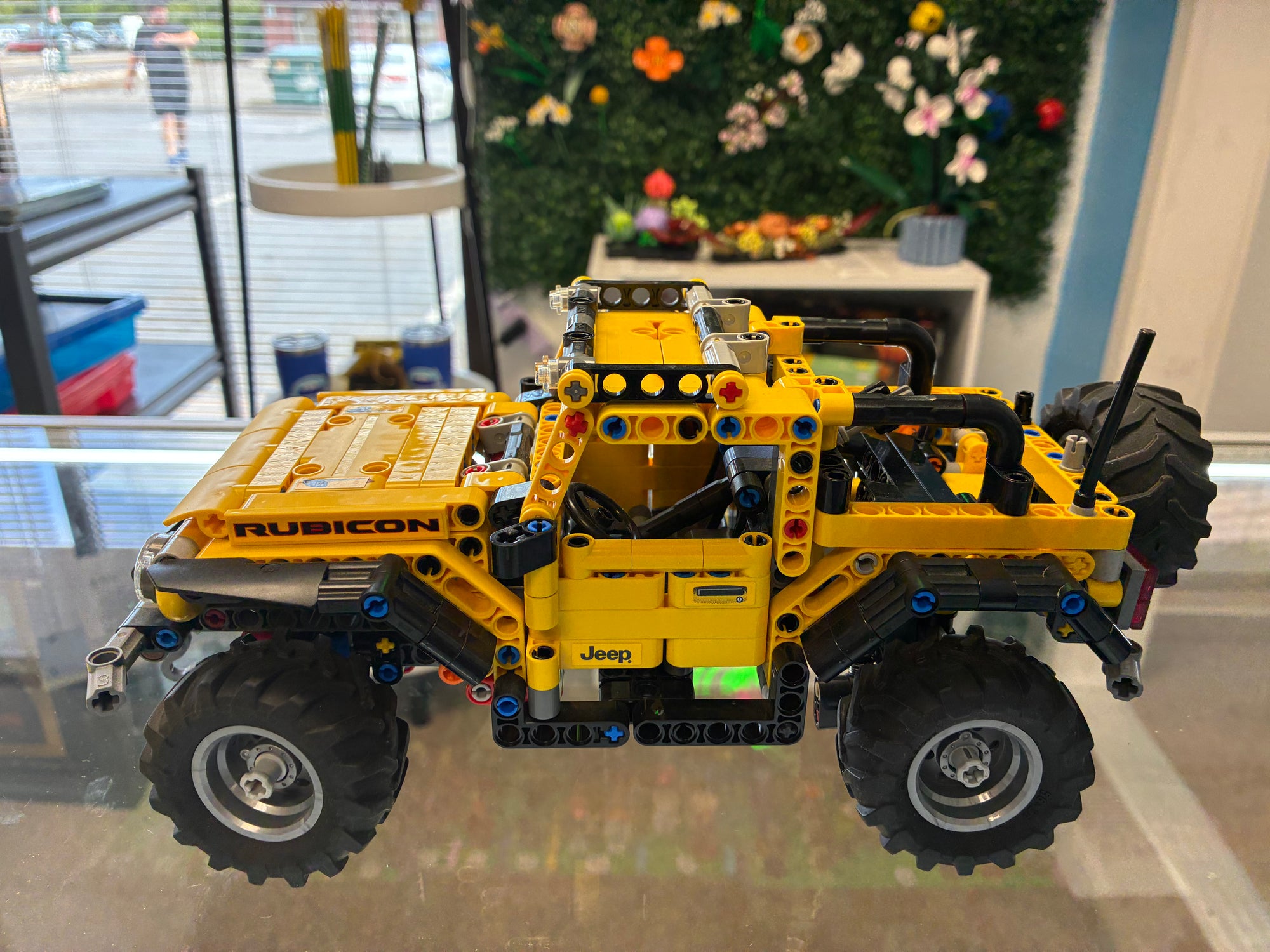 42122 Technic Jeep Wrangler - Used