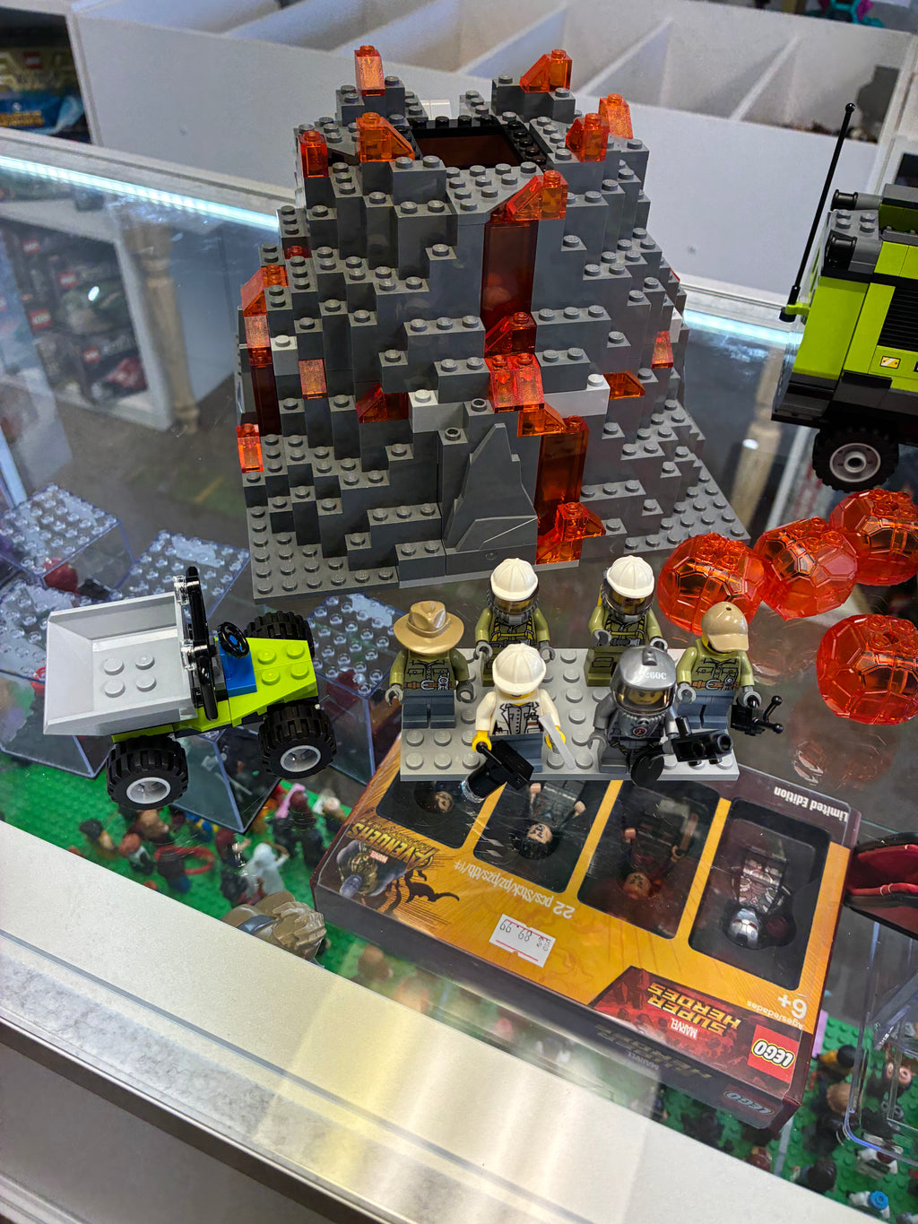 60124 City: Volcano Exploration Base - Used